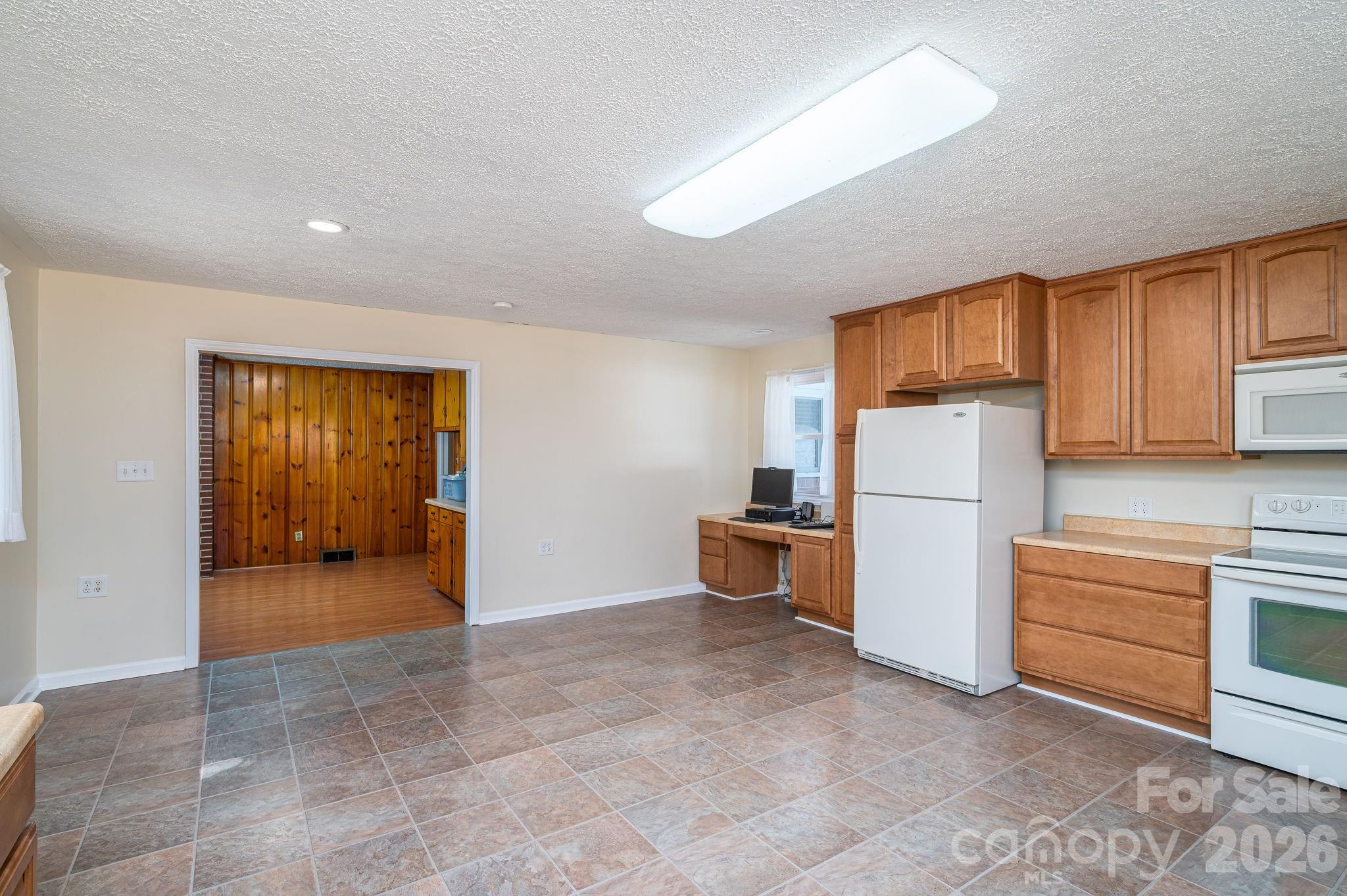 608 N State Street Property Photo 19