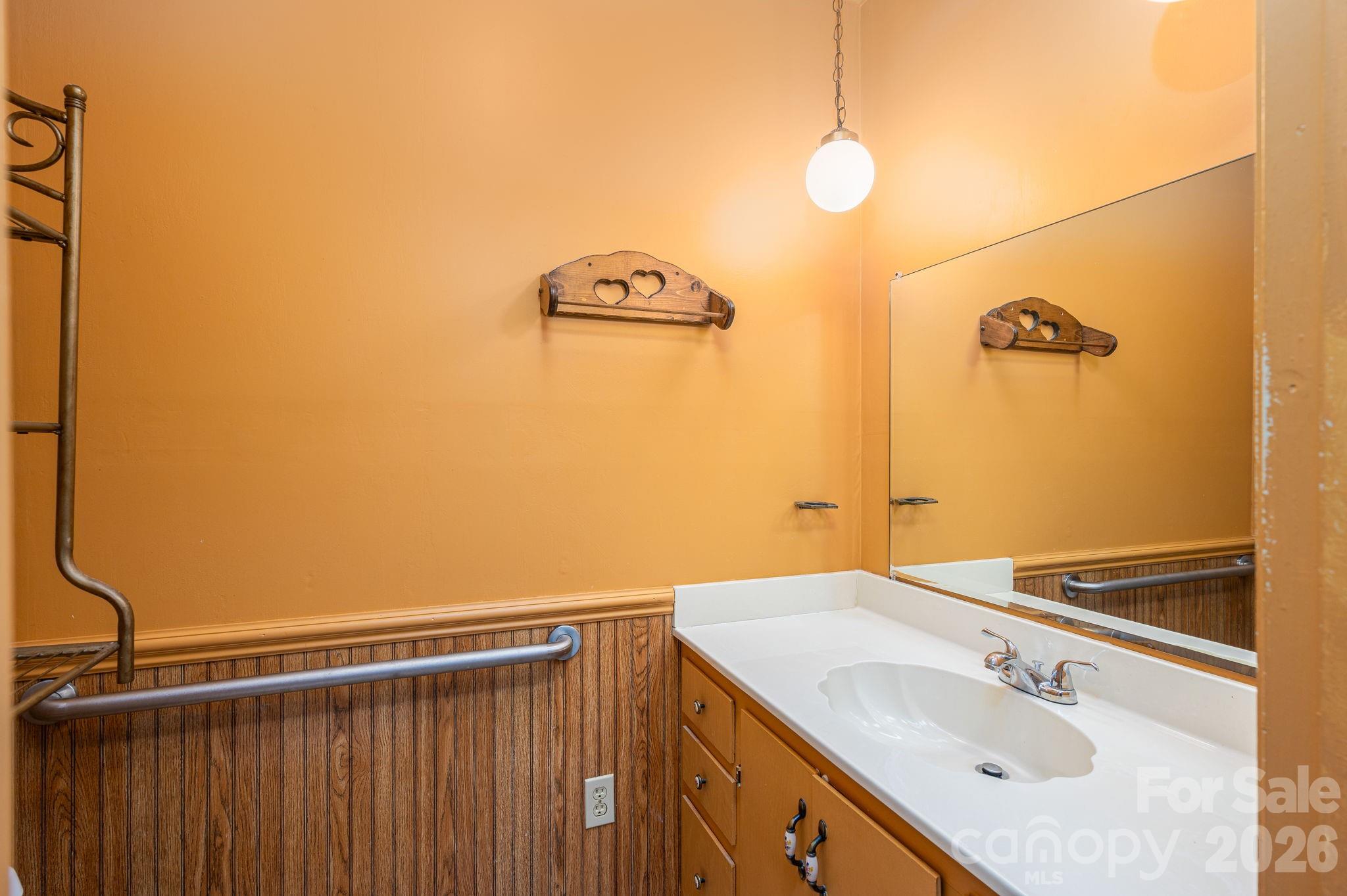 608 N State Street Property Photo 24