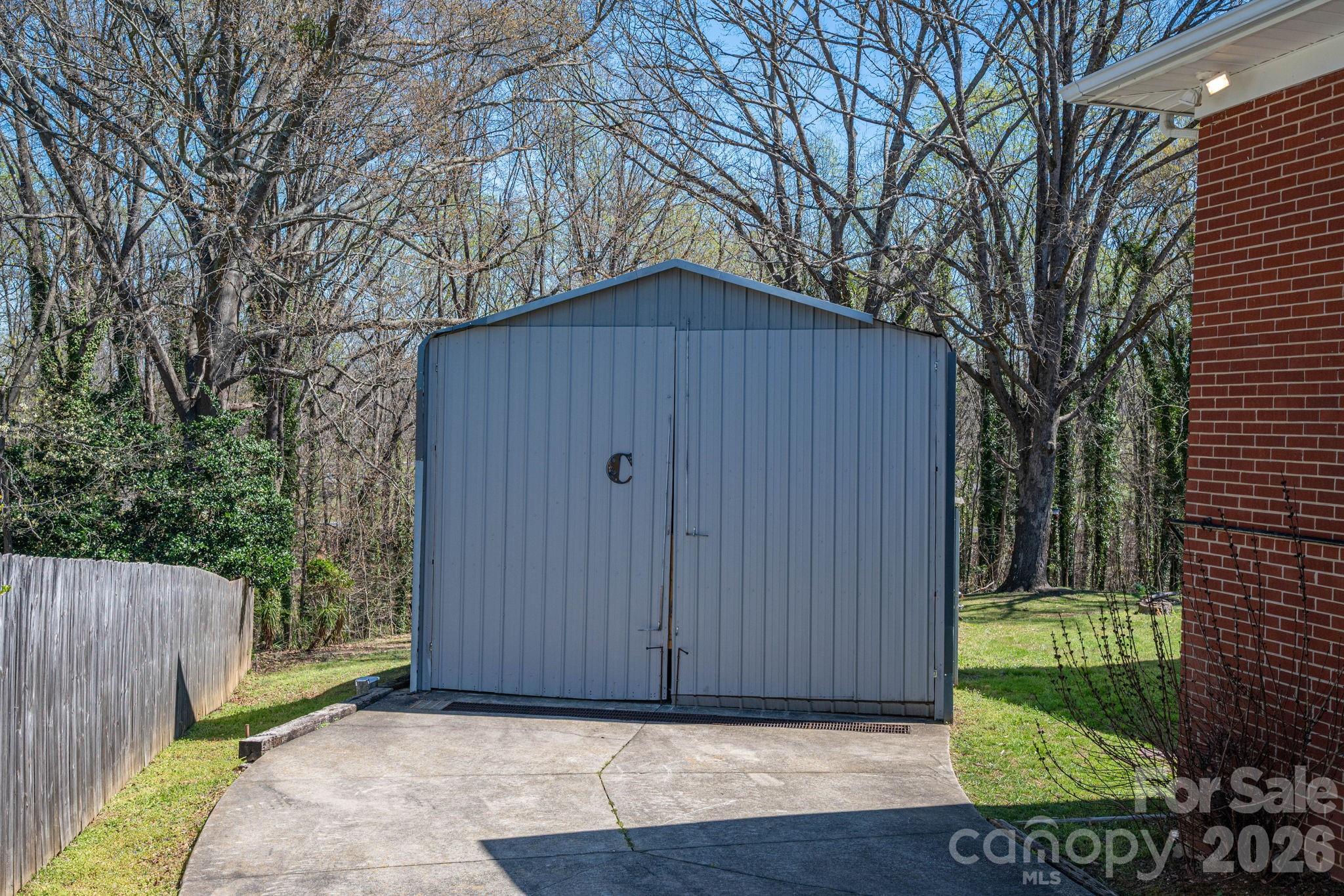 608 N State Street Property Photo 39