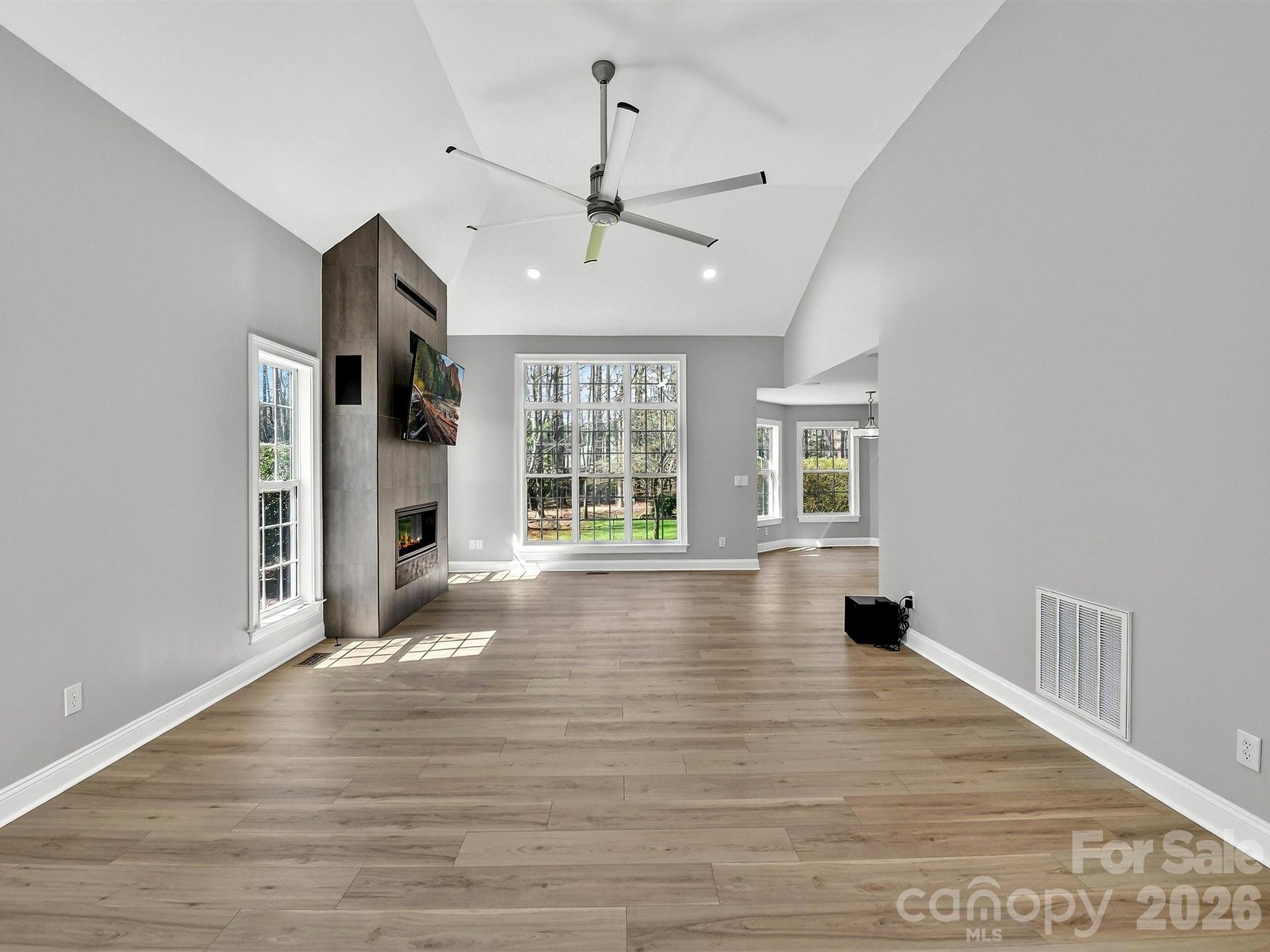 2597 Penngate Drive Property Photo 7