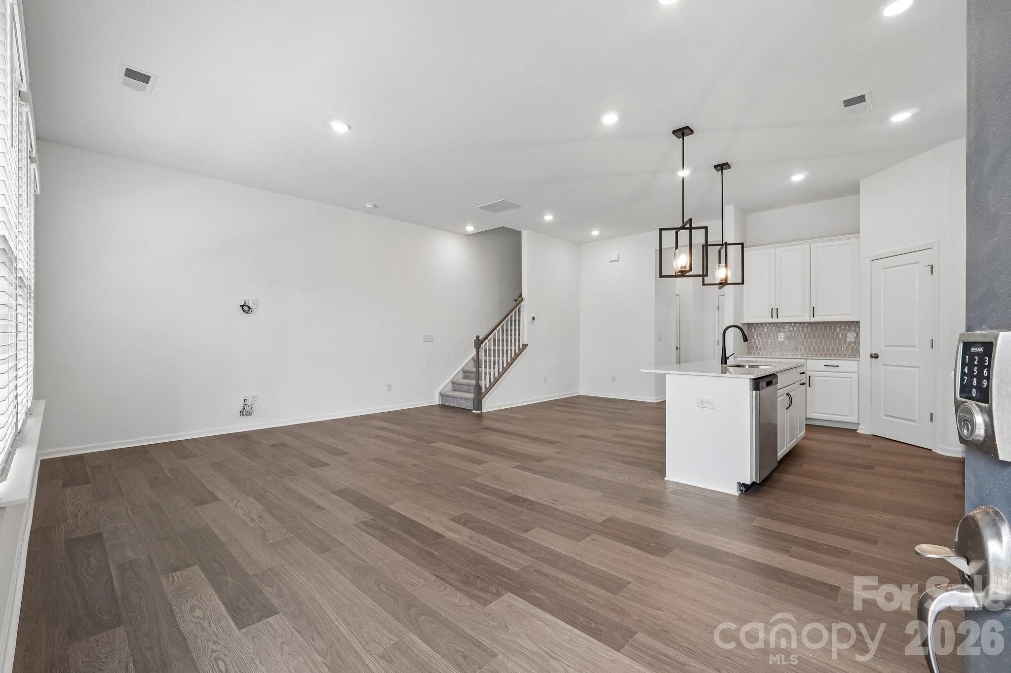 5549 Wolfpack Alley Property Photo 6