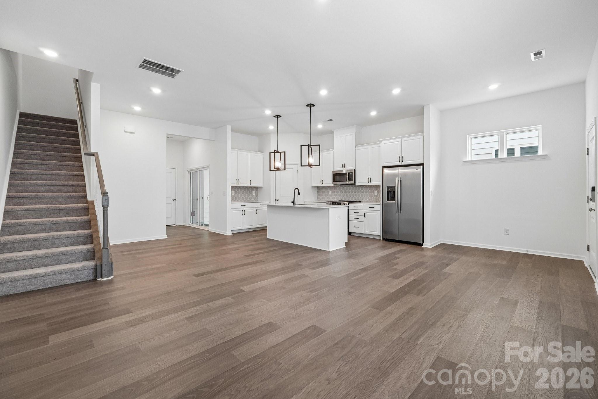 5549 Wolfpack Alley Property Photo 8
