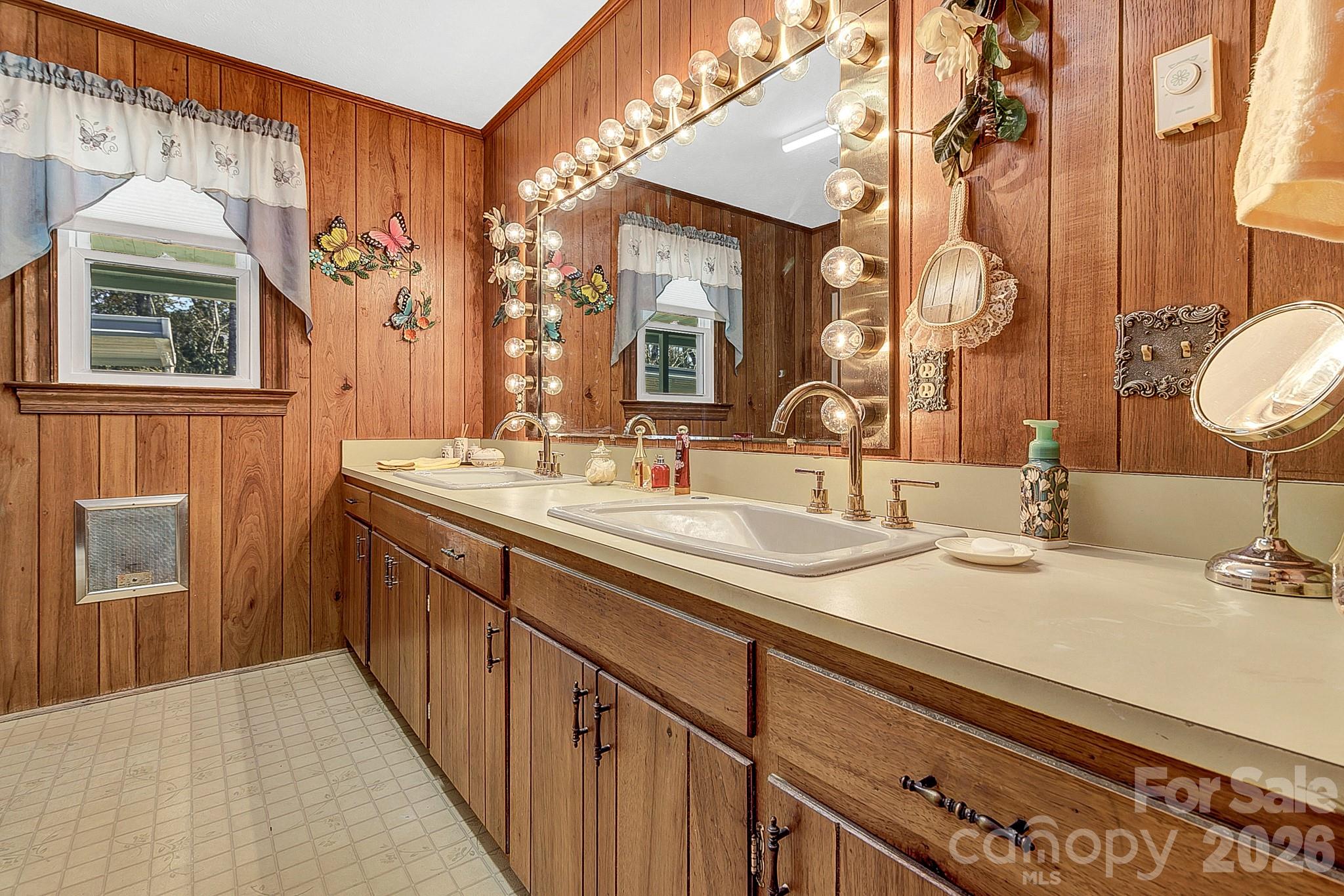 44 Tuttle Road Property Photo 27