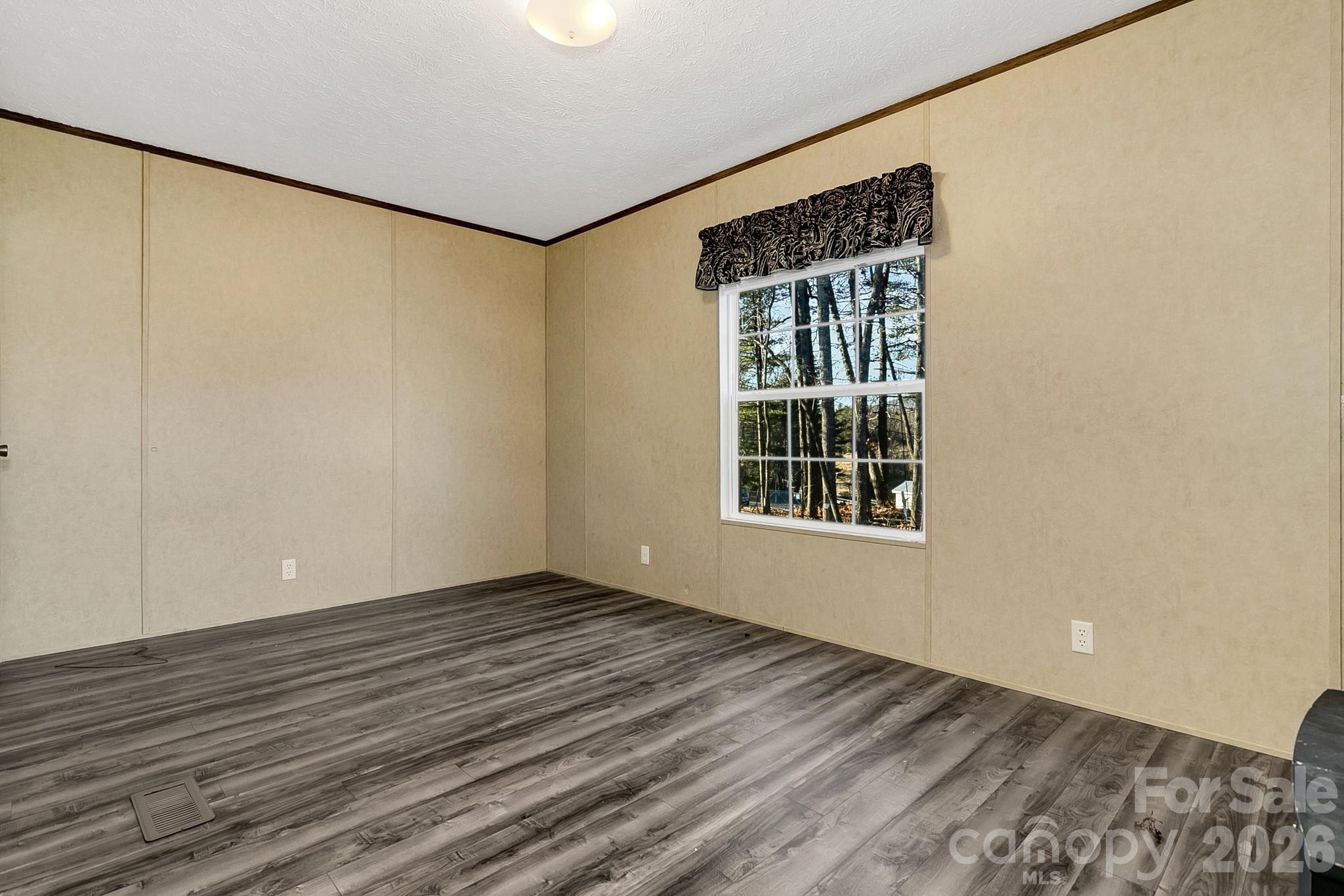 44 Tuttle Road Property Photo 47