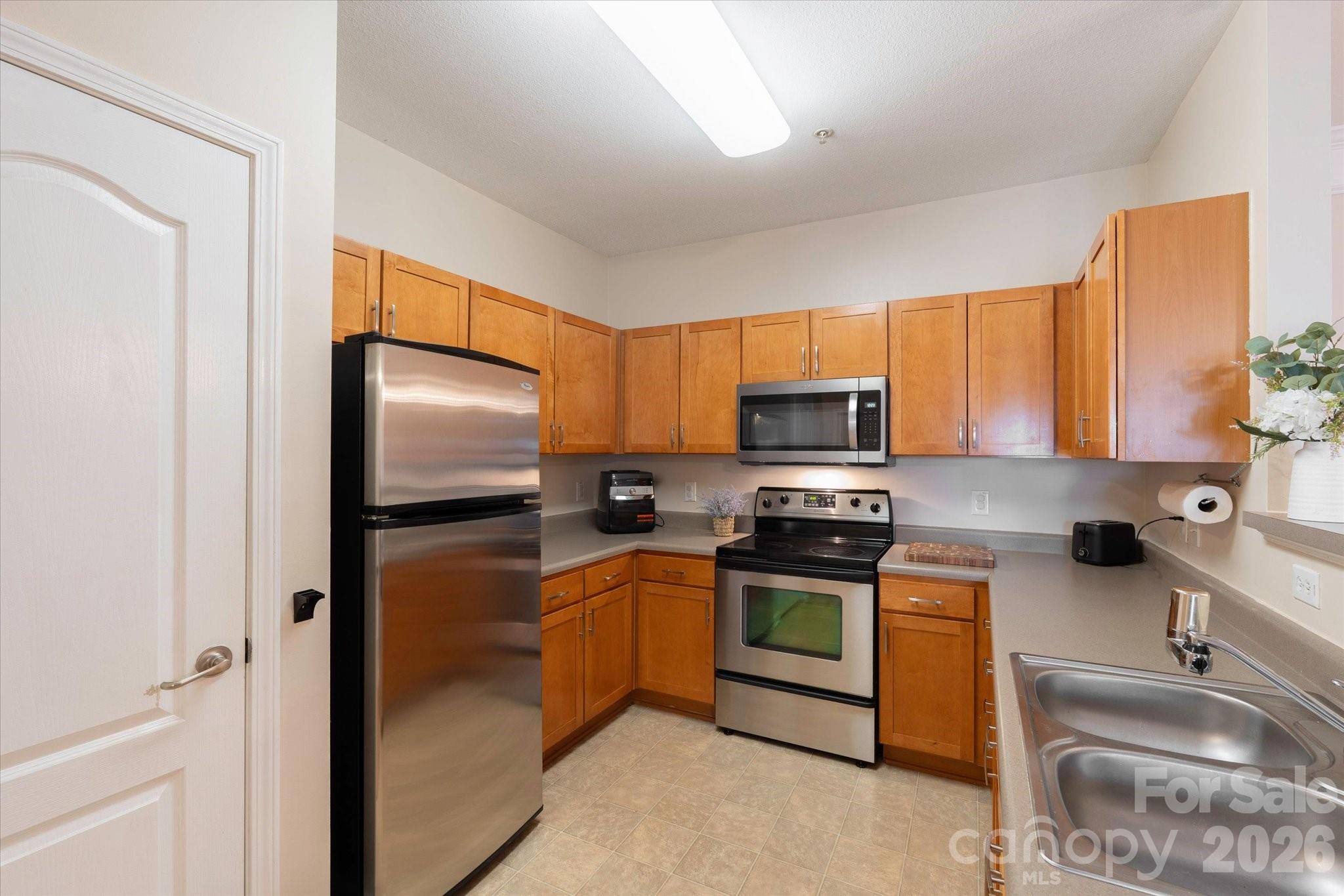 233 Appeldoorn Circle Property Photo 5