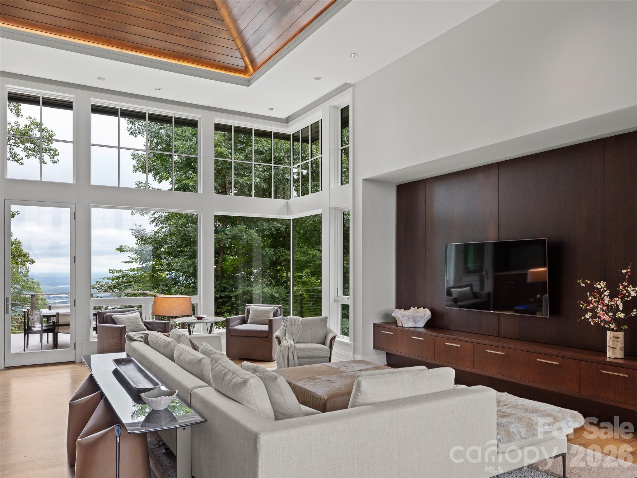 8 Deer Grass Court Property Photo 2