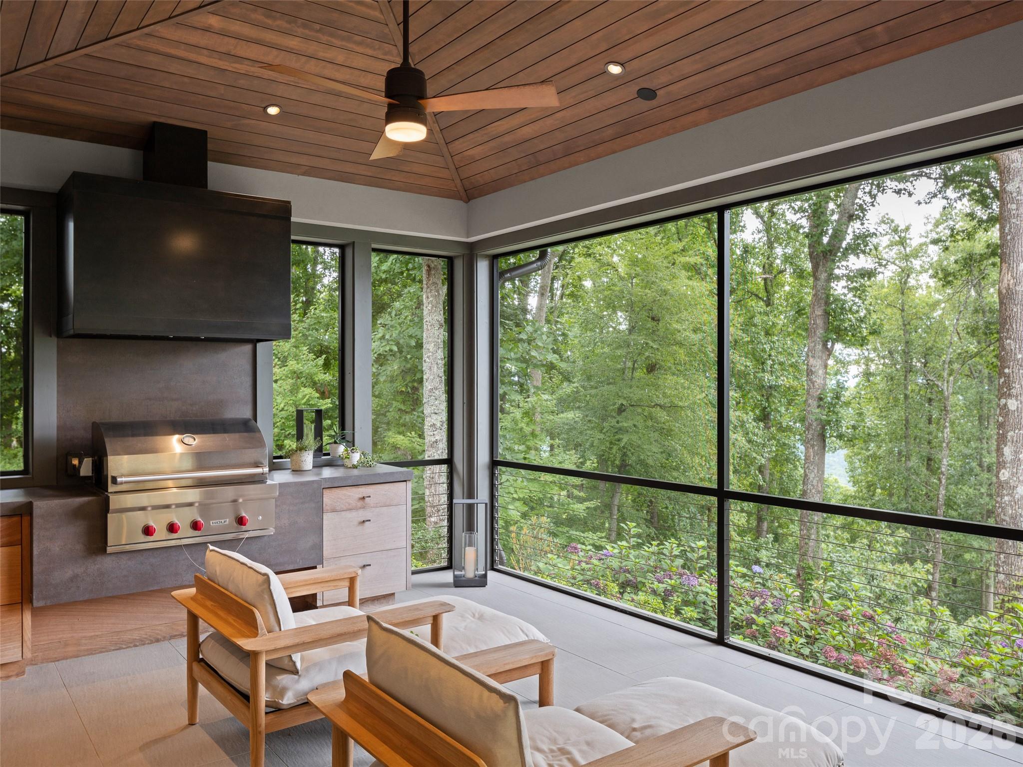 8 Deer Grass Court Property Photo 16