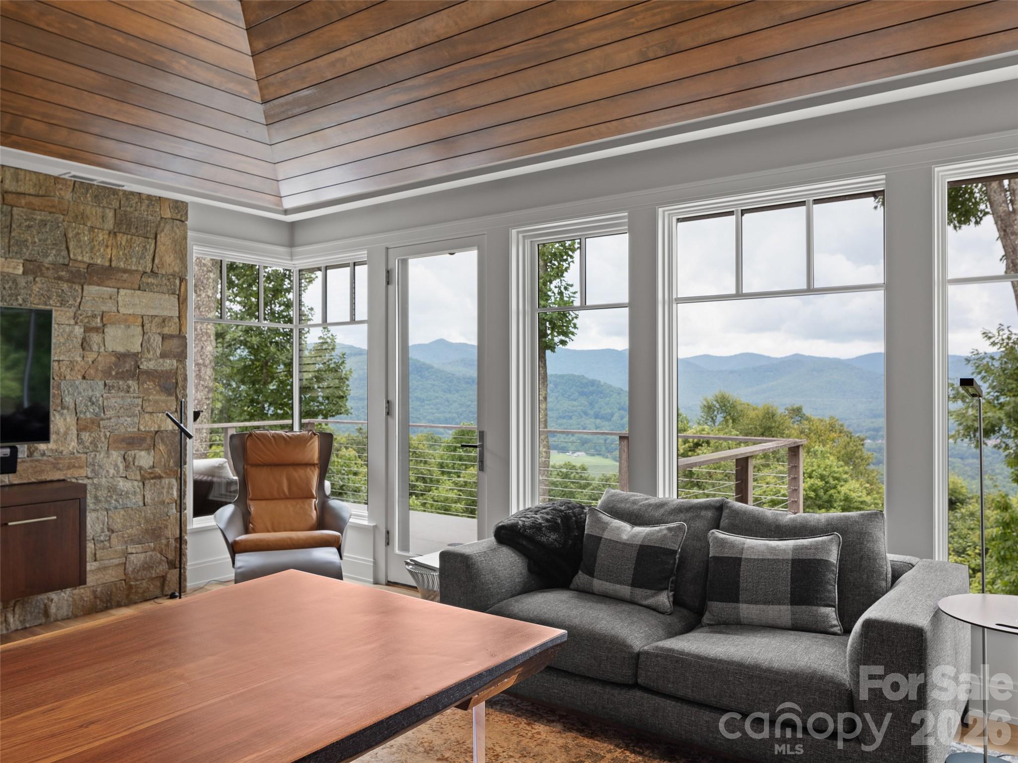8 Deer Grass Court Property Photo 24