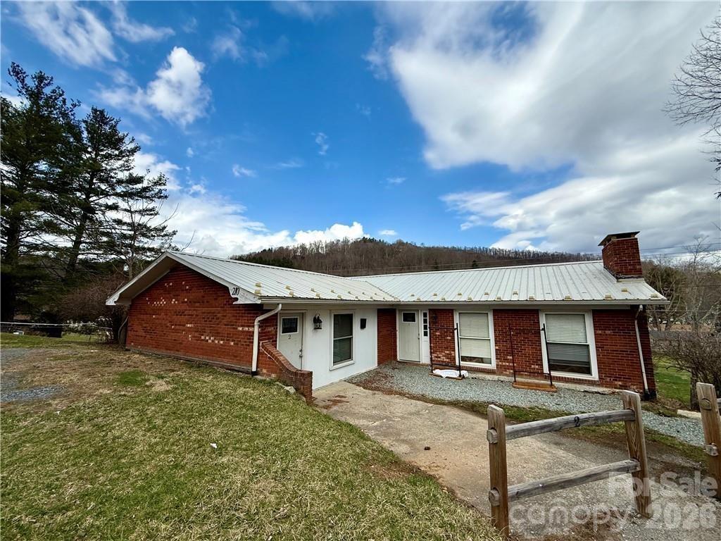 210 Howards Creek Road Property Photo 1