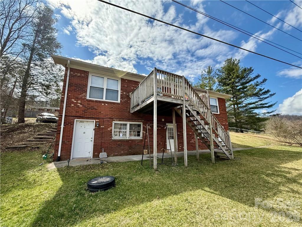 210 Howards Creek Road Property Photo 2