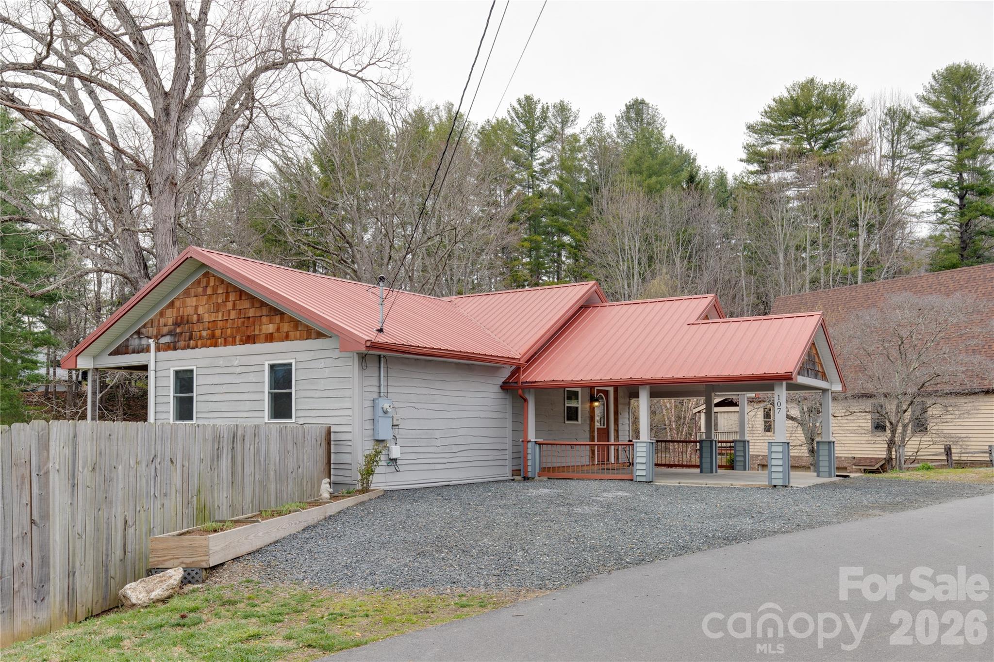 107 Shepard Way Property Photo 4