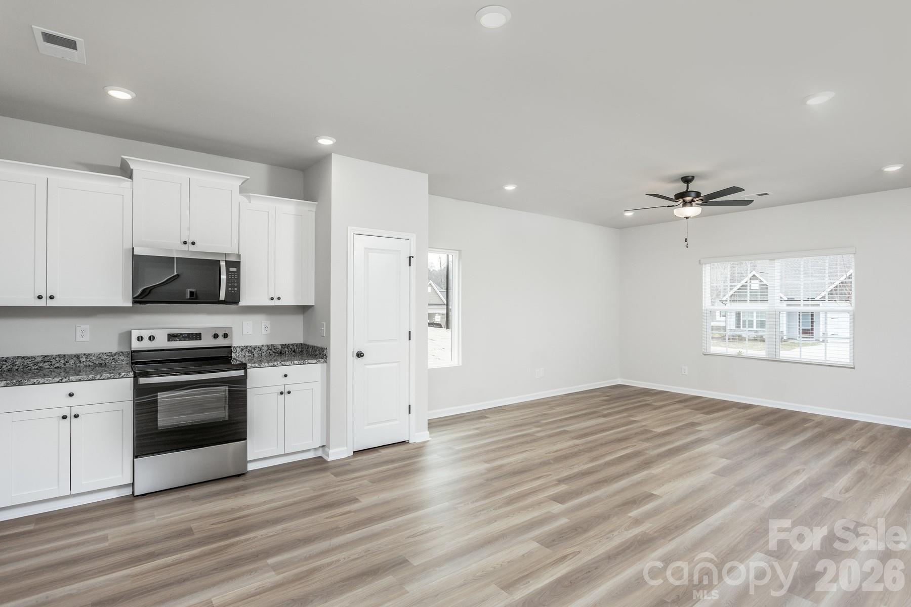 3417 Robindale Drive Property Photo 8