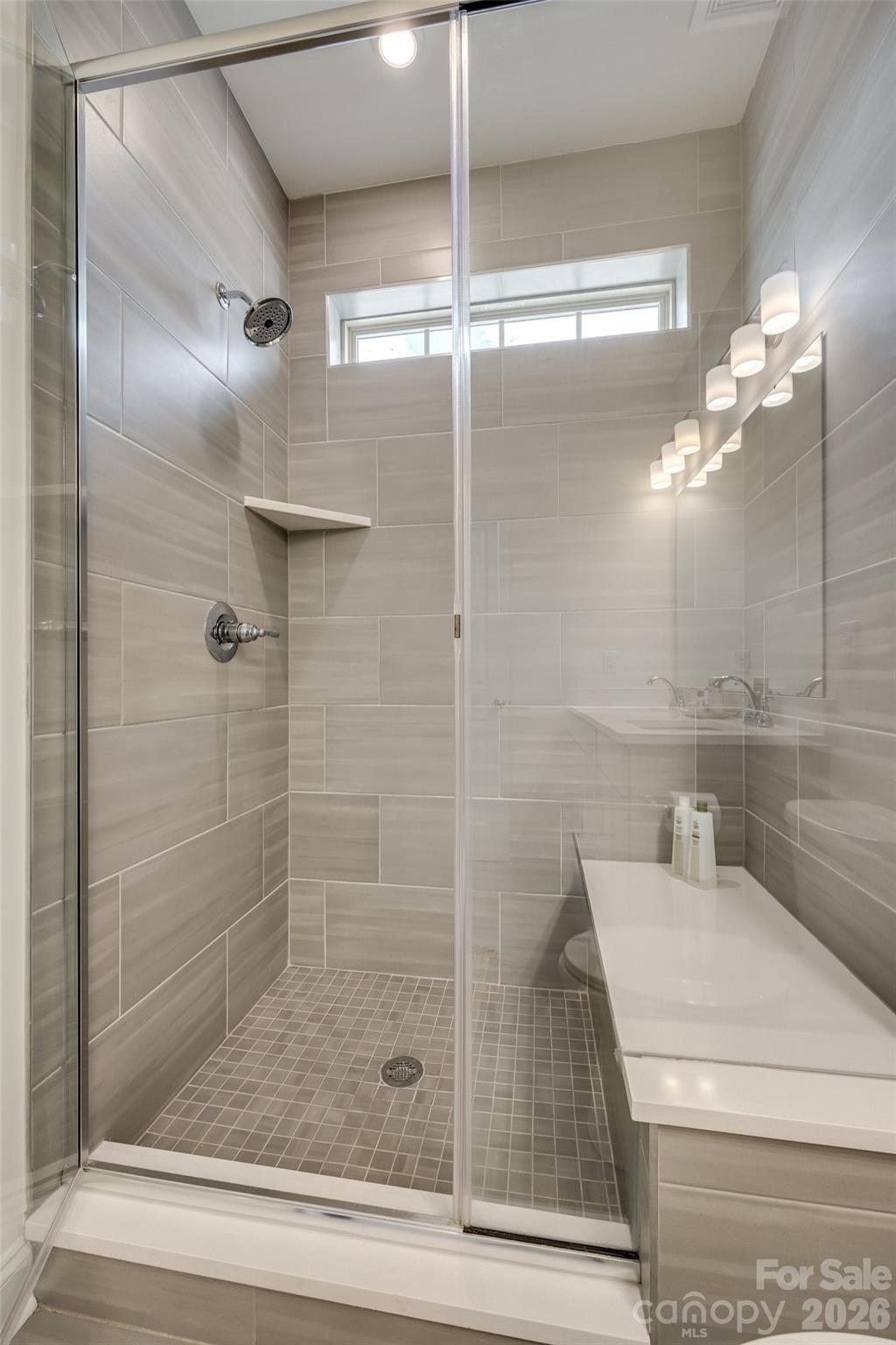 400 Simeon Drive Property Photo 16
