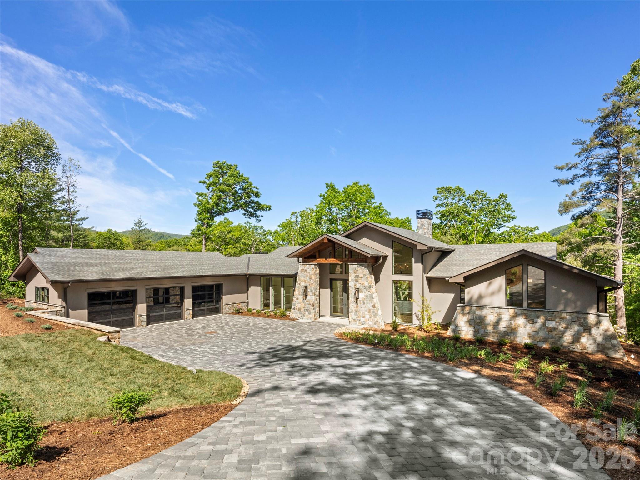 87 Misty Valley Parkway Property Photo 1