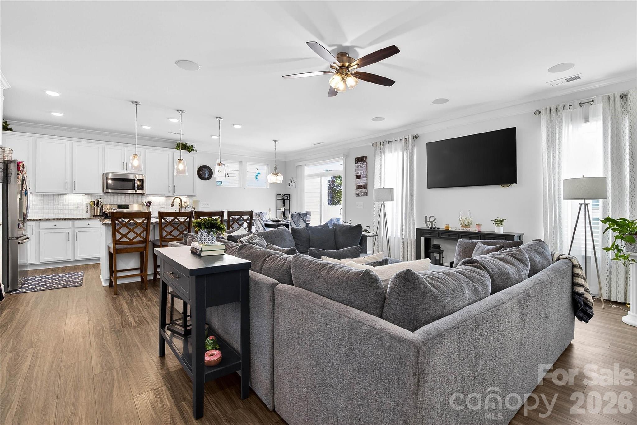 5516 Verona Road Property Photo 13