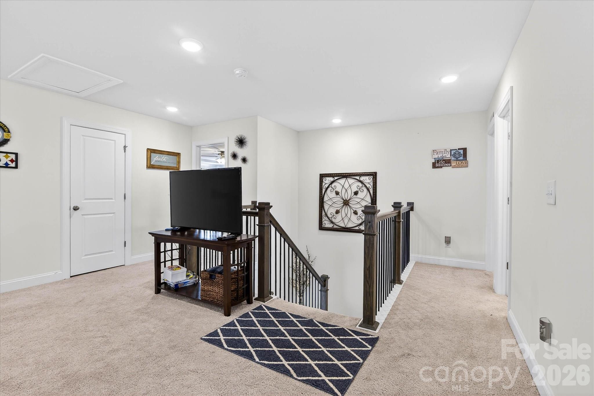 5516 Verona Road Property Photo 24