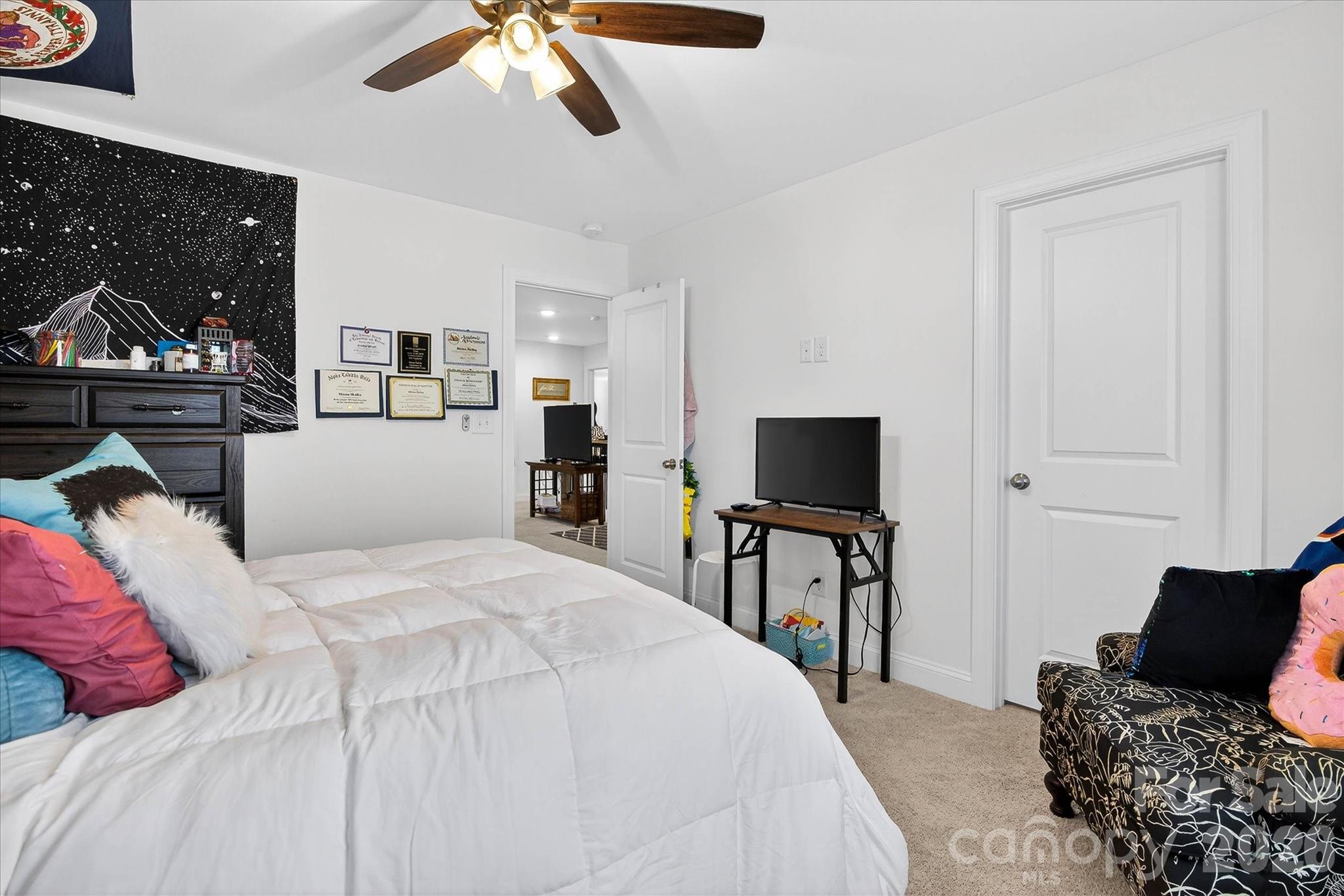 5516 Verona Road Property Photo 43