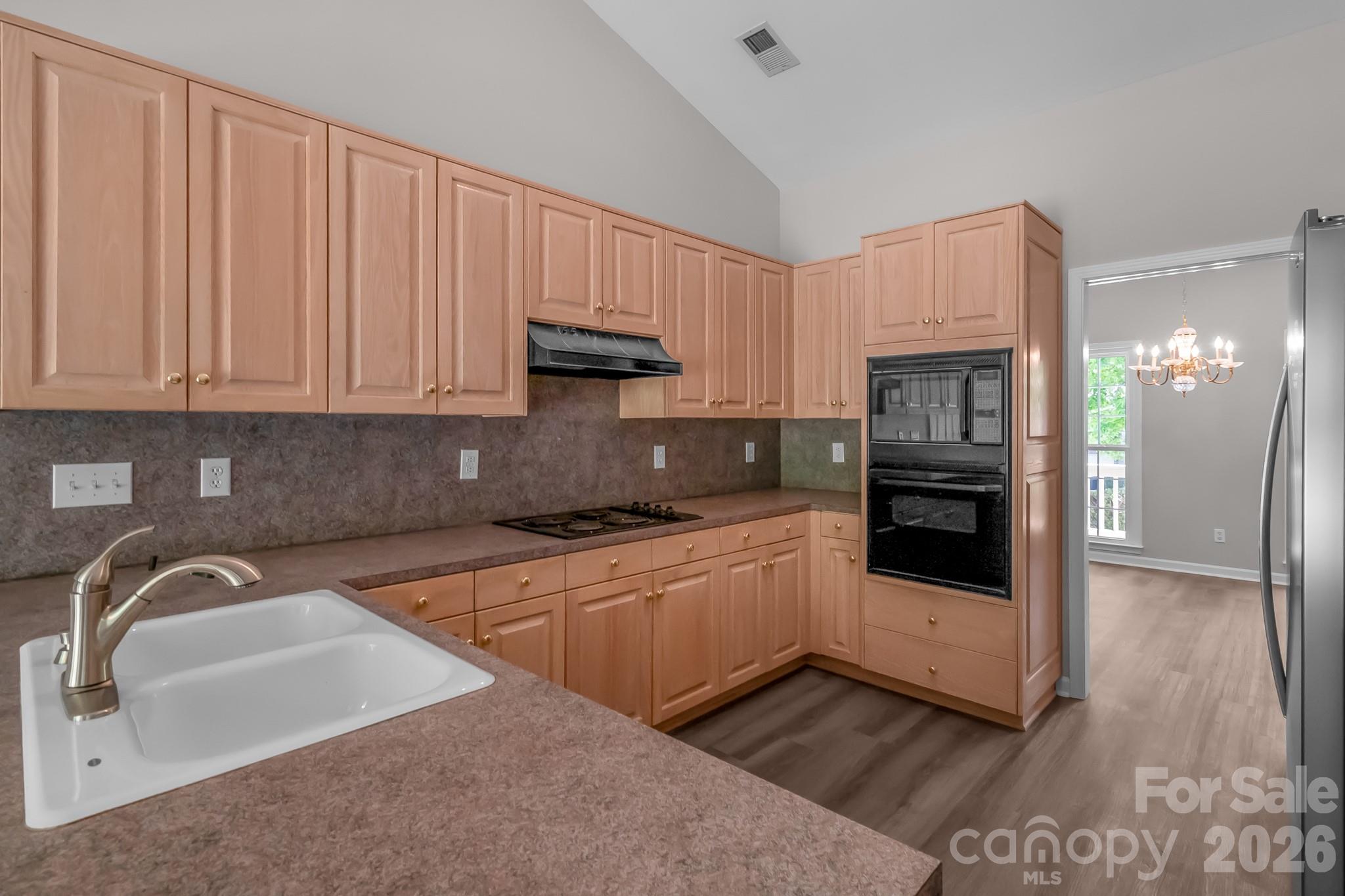 10713 Ridge Acres Road Property Photo 11