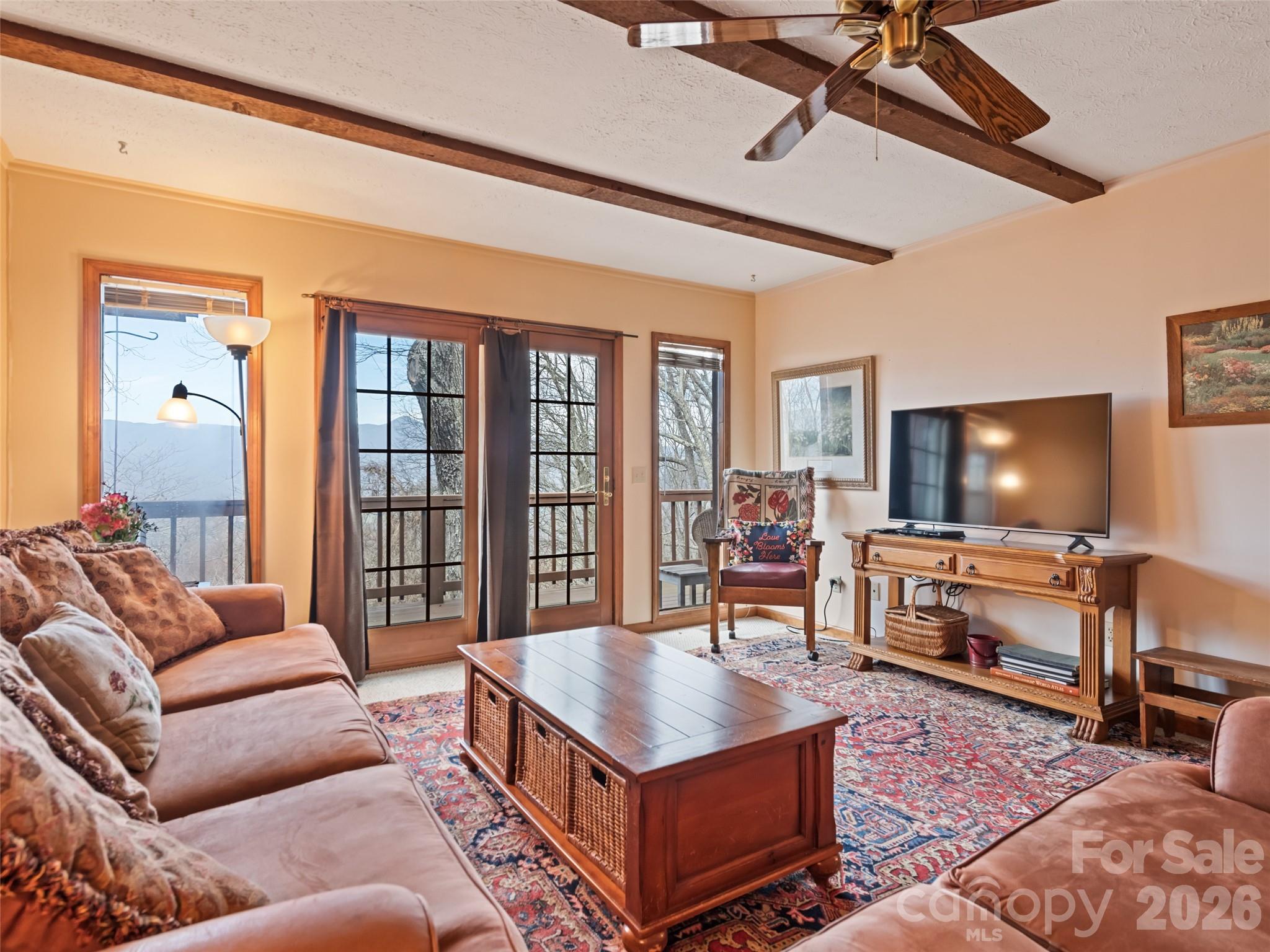 415 Treetop Lane Property Photo 6