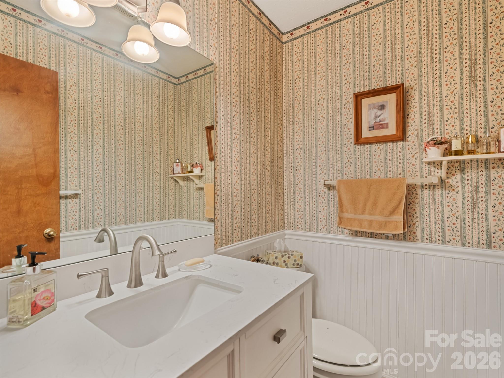 415 Treetop Lane Property Photo 19