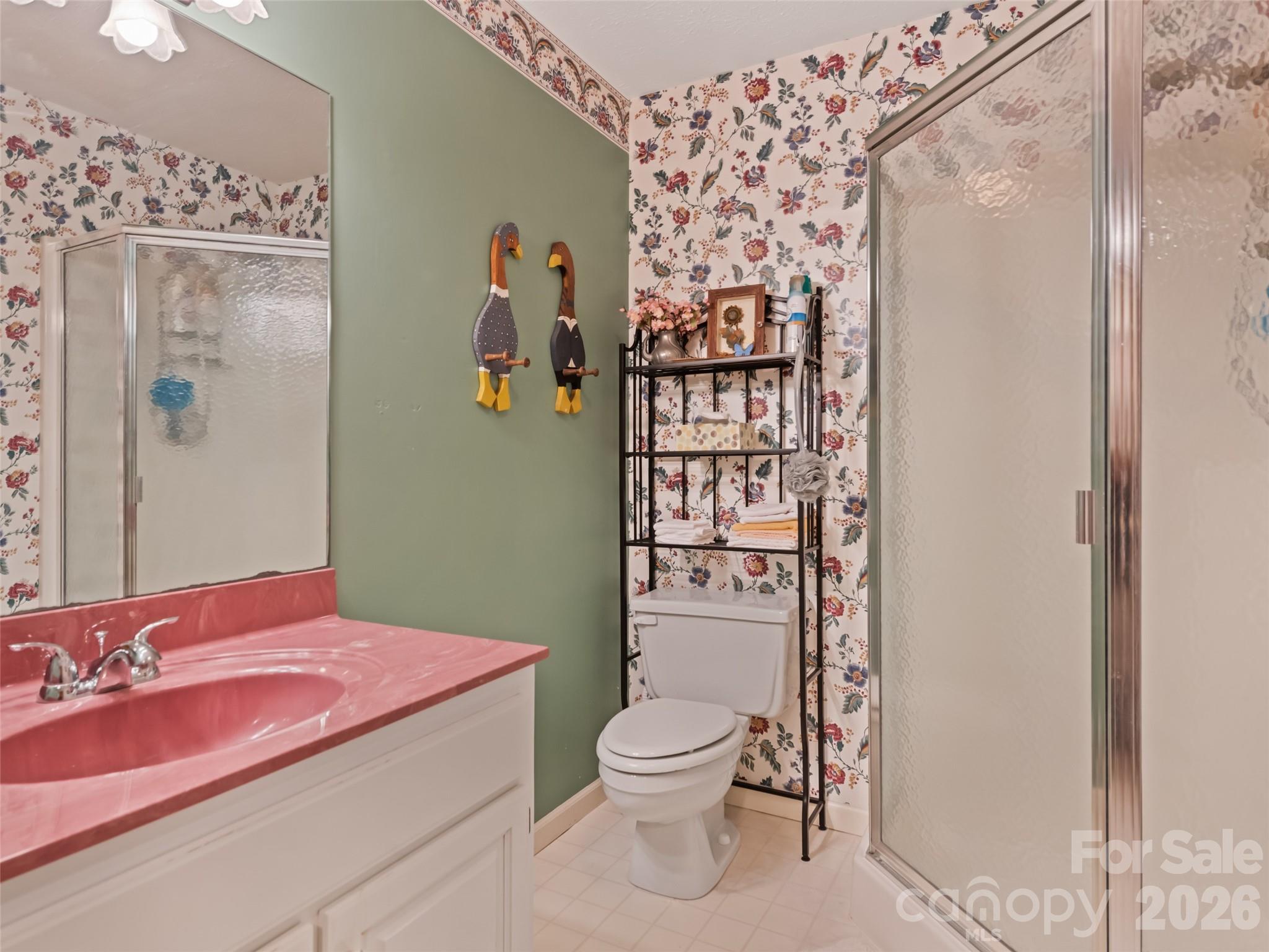 415 Treetop Lane Property Photo 28