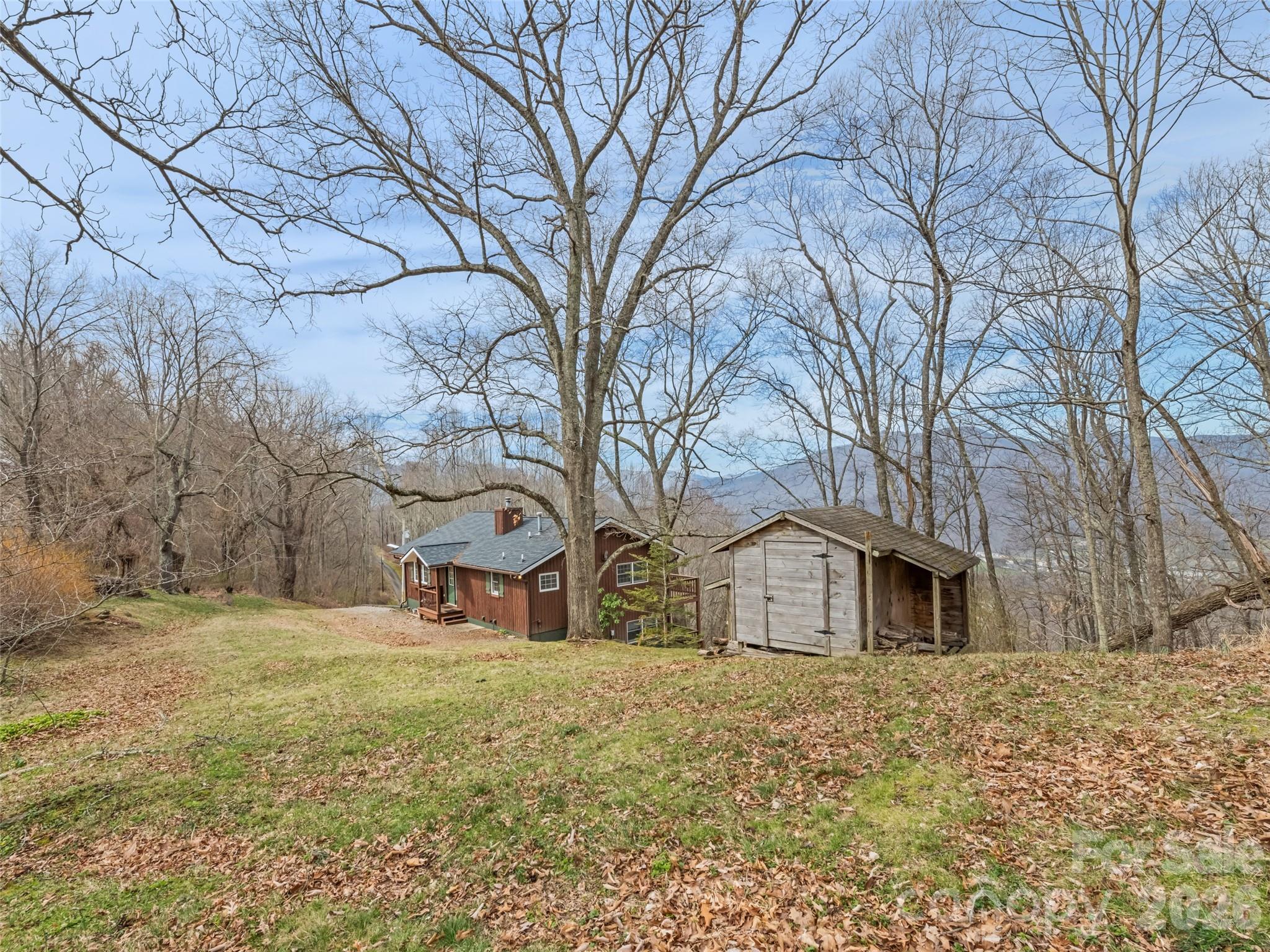 415 Treetop Lane Property Photo 39