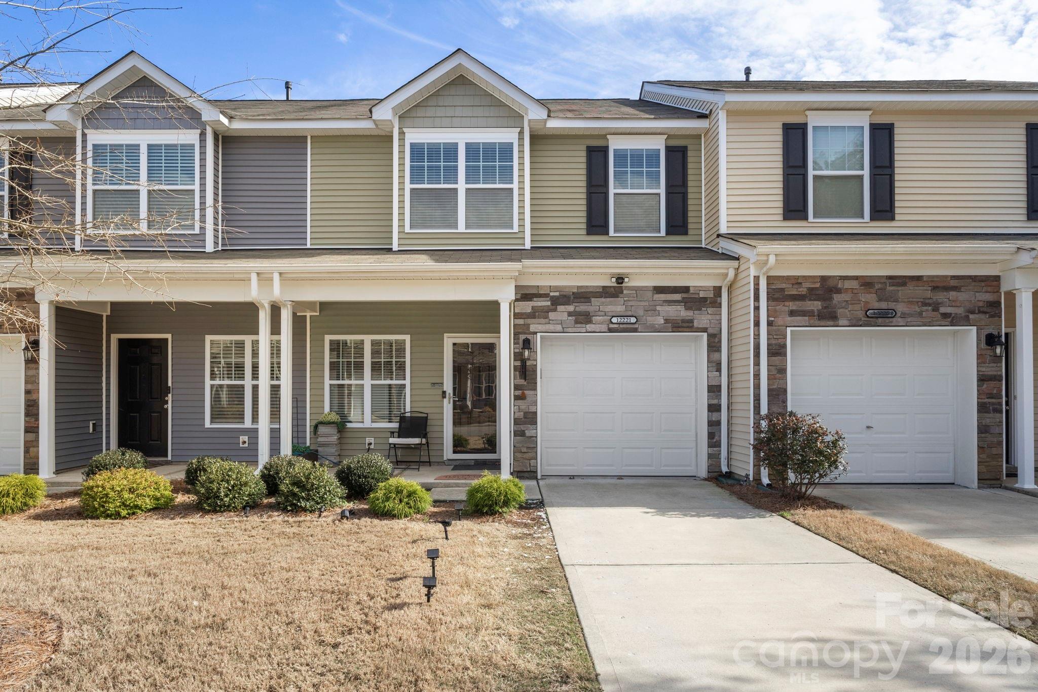 12221 Whiteside Drive Property Photo 1