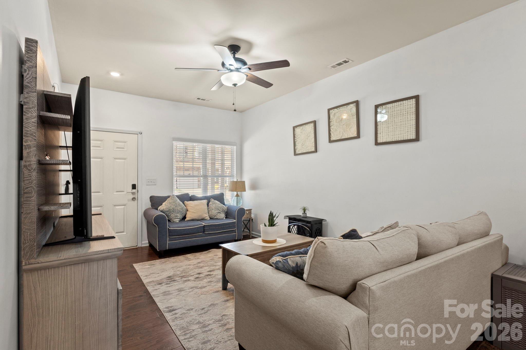 12221 Whiteside Drive Property Photo 2
