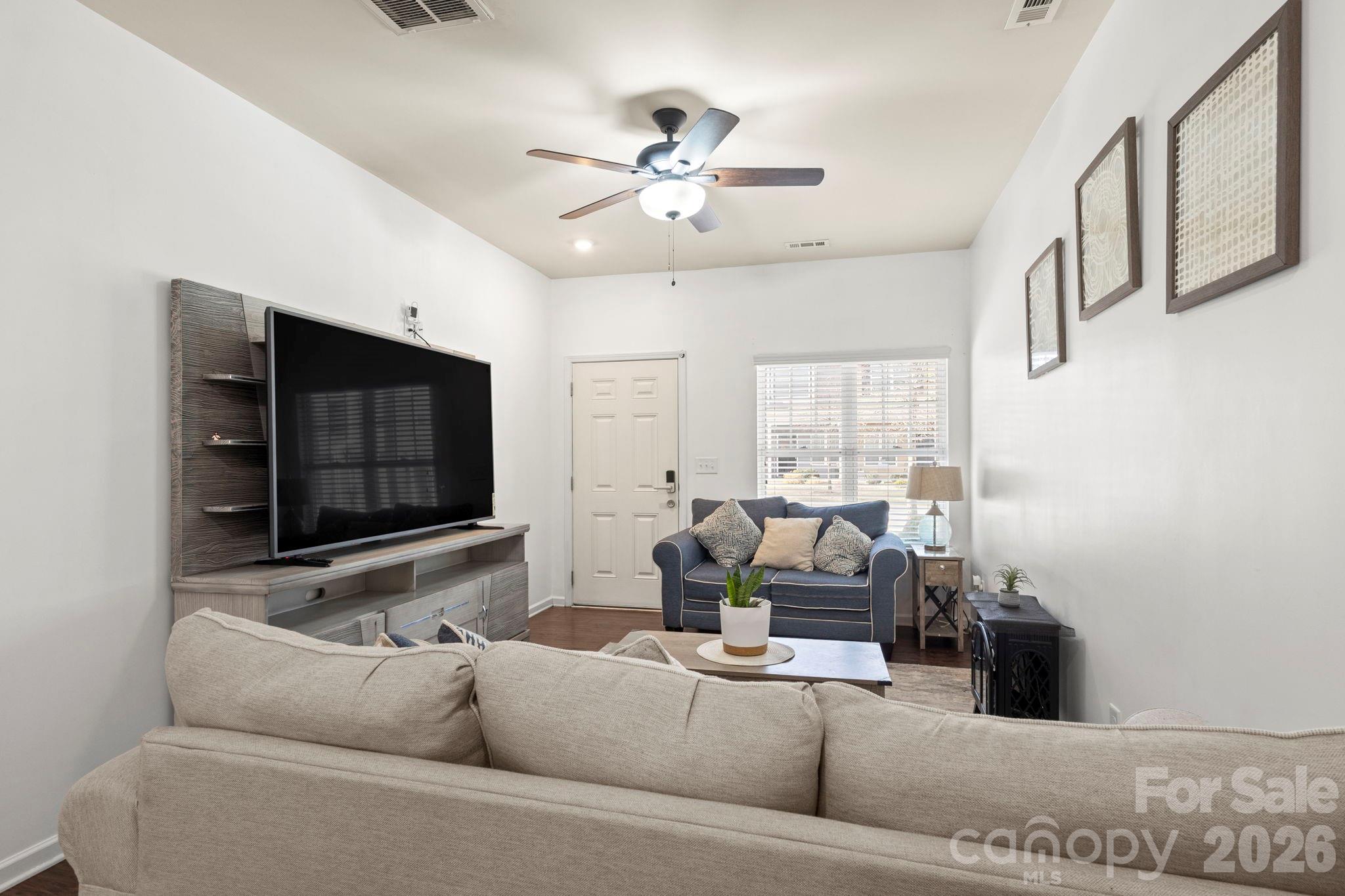 12221 Whiteside Drive Property Photo 3