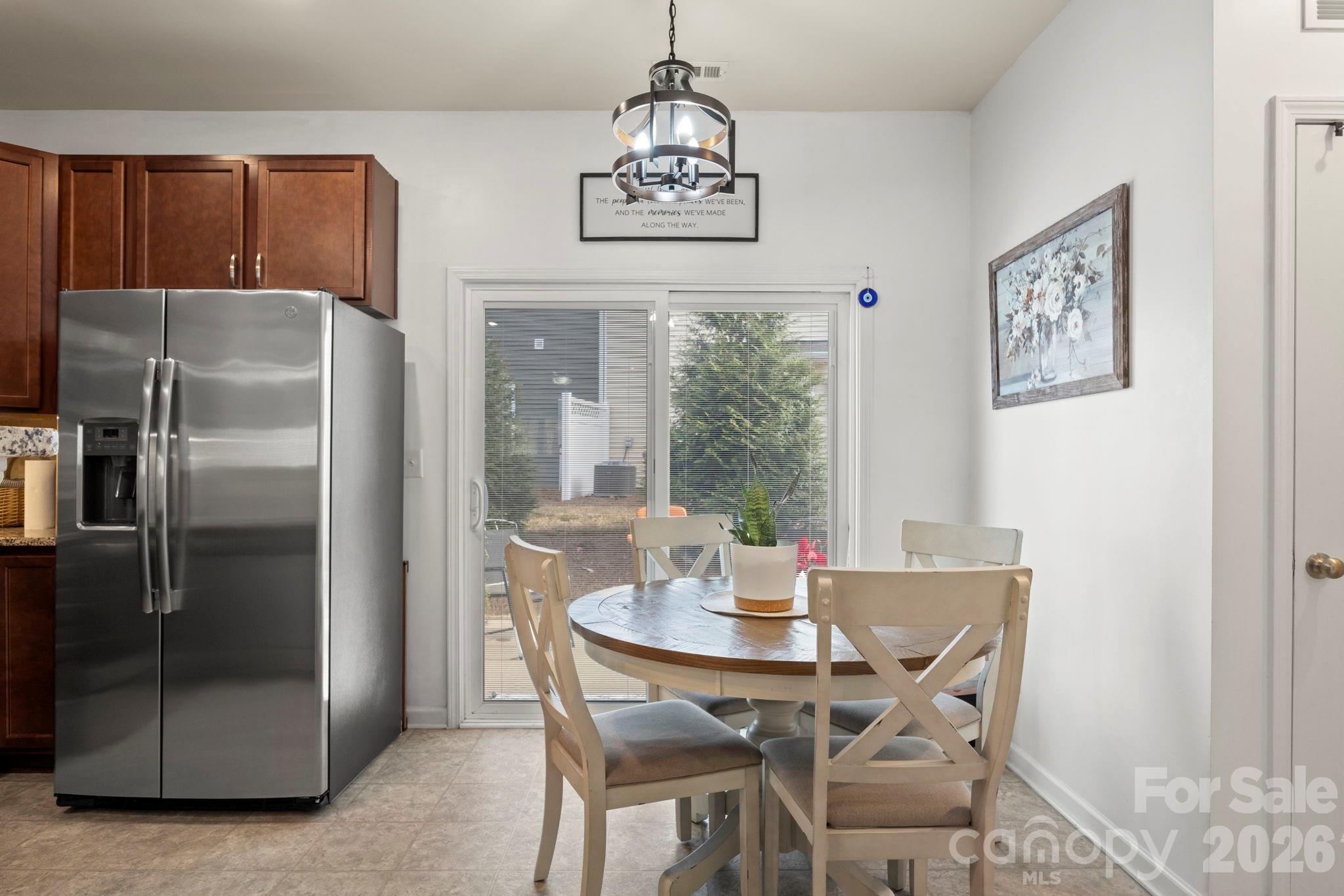 12221 Whiteside Drive Property Photo 8
