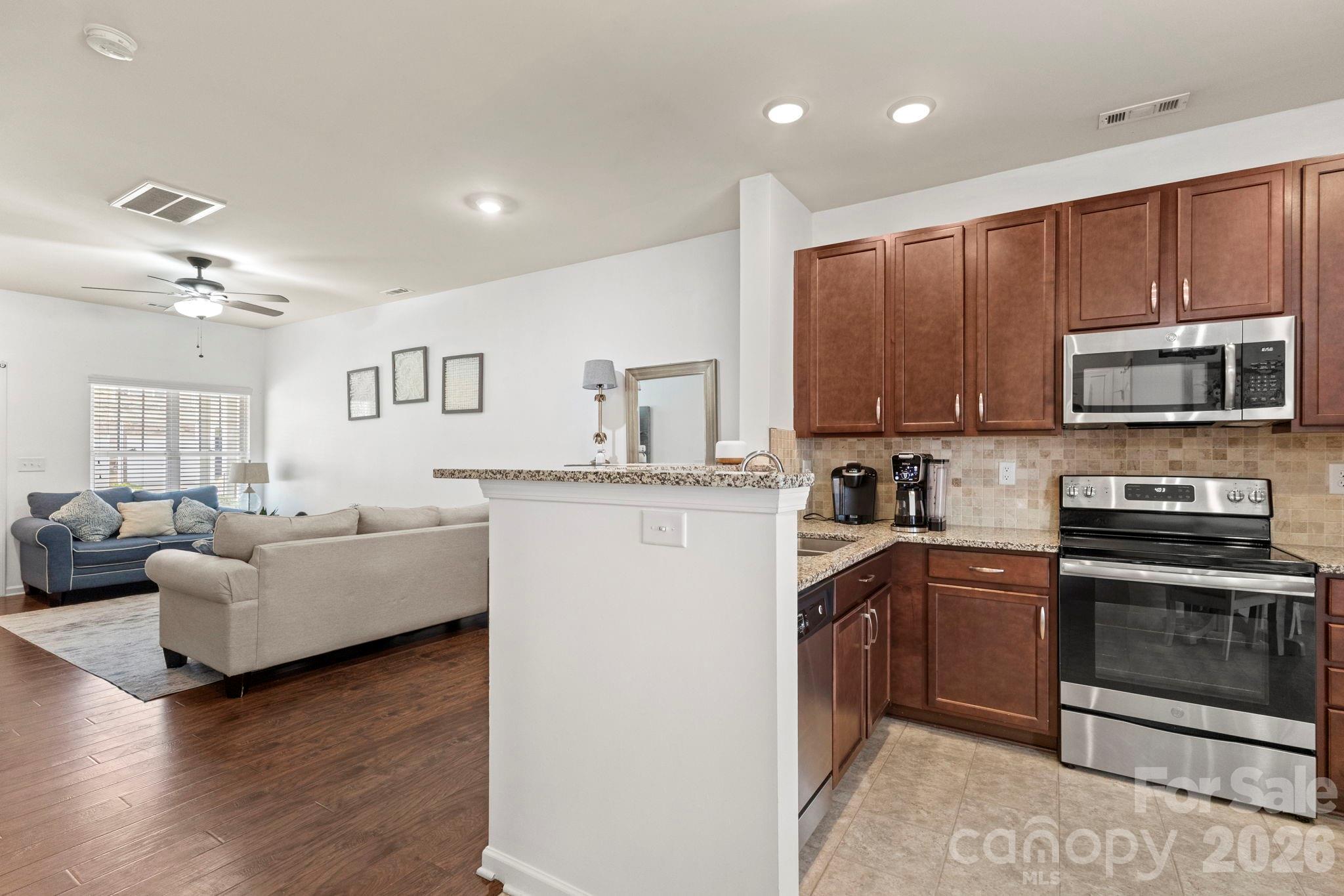 12221 Whiteside Drive Property Photo 11