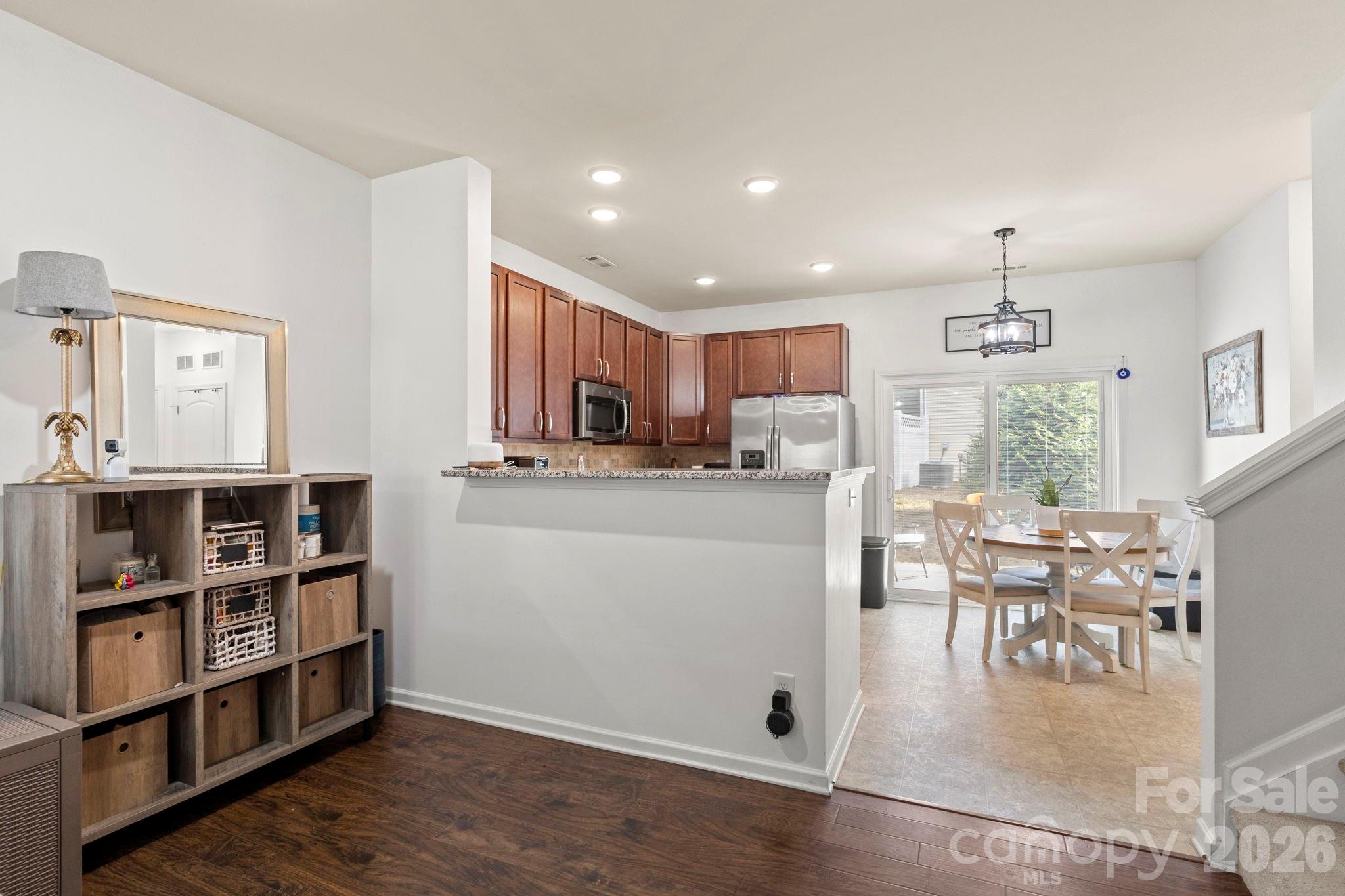 12221 Whiteside Drive Property Photo 12