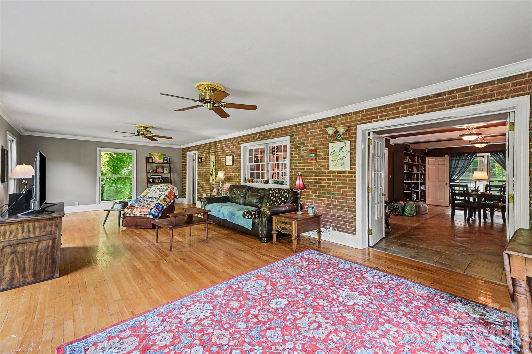 312 Windsor Drive Property Photo 11