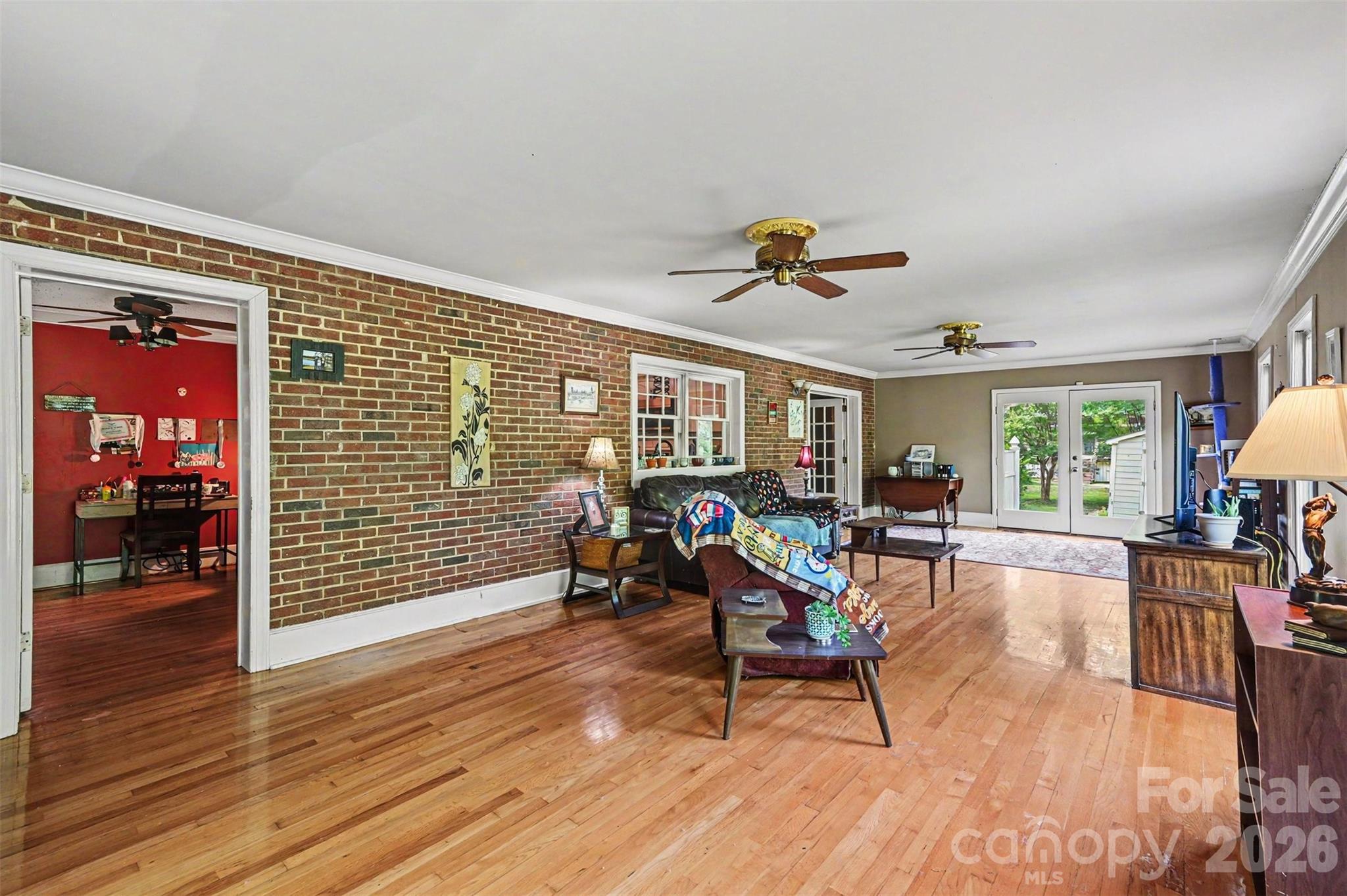 312 Windsor Drive Property Photo 12