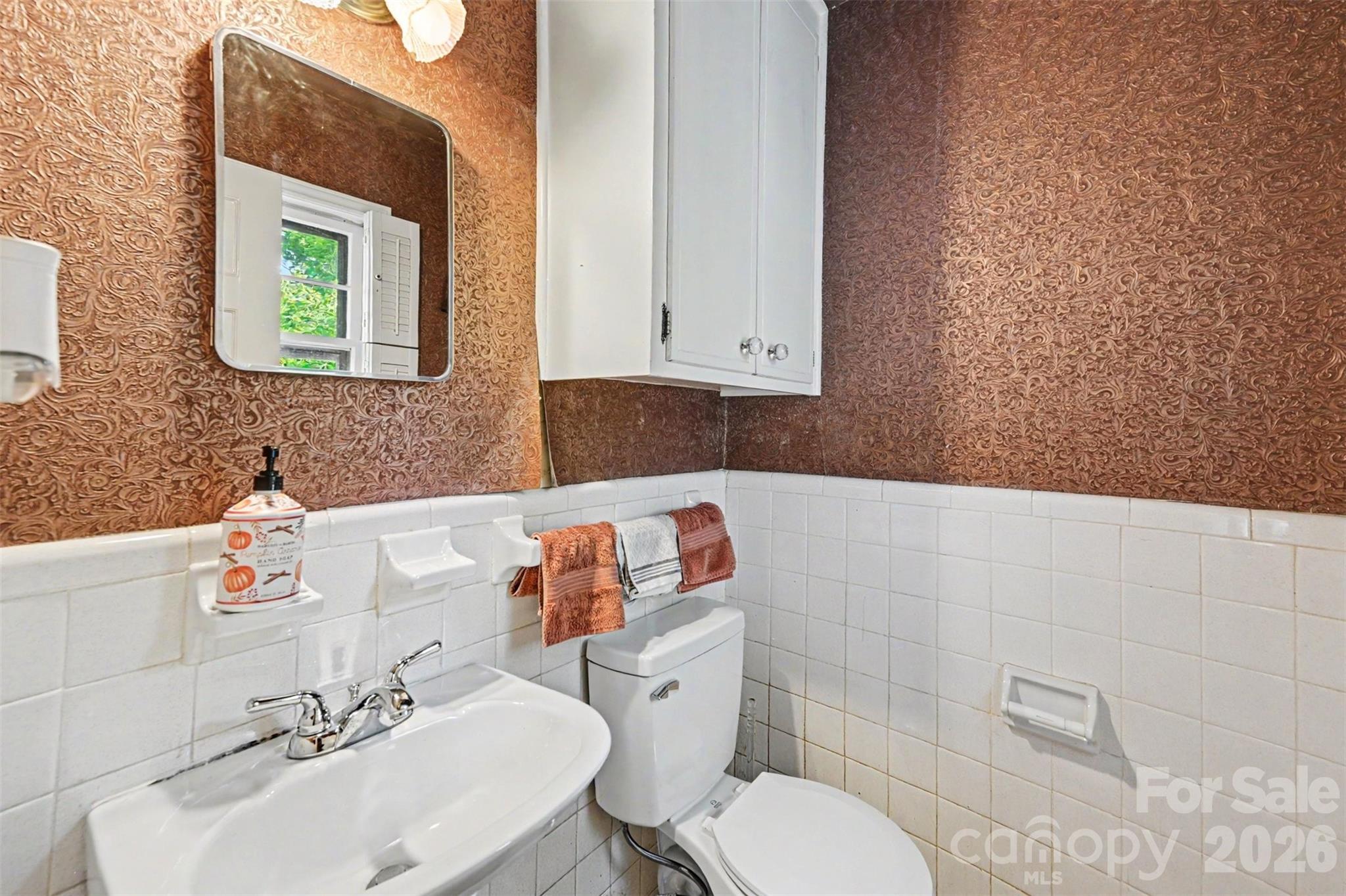312 Windsor Drive Property Photo 19