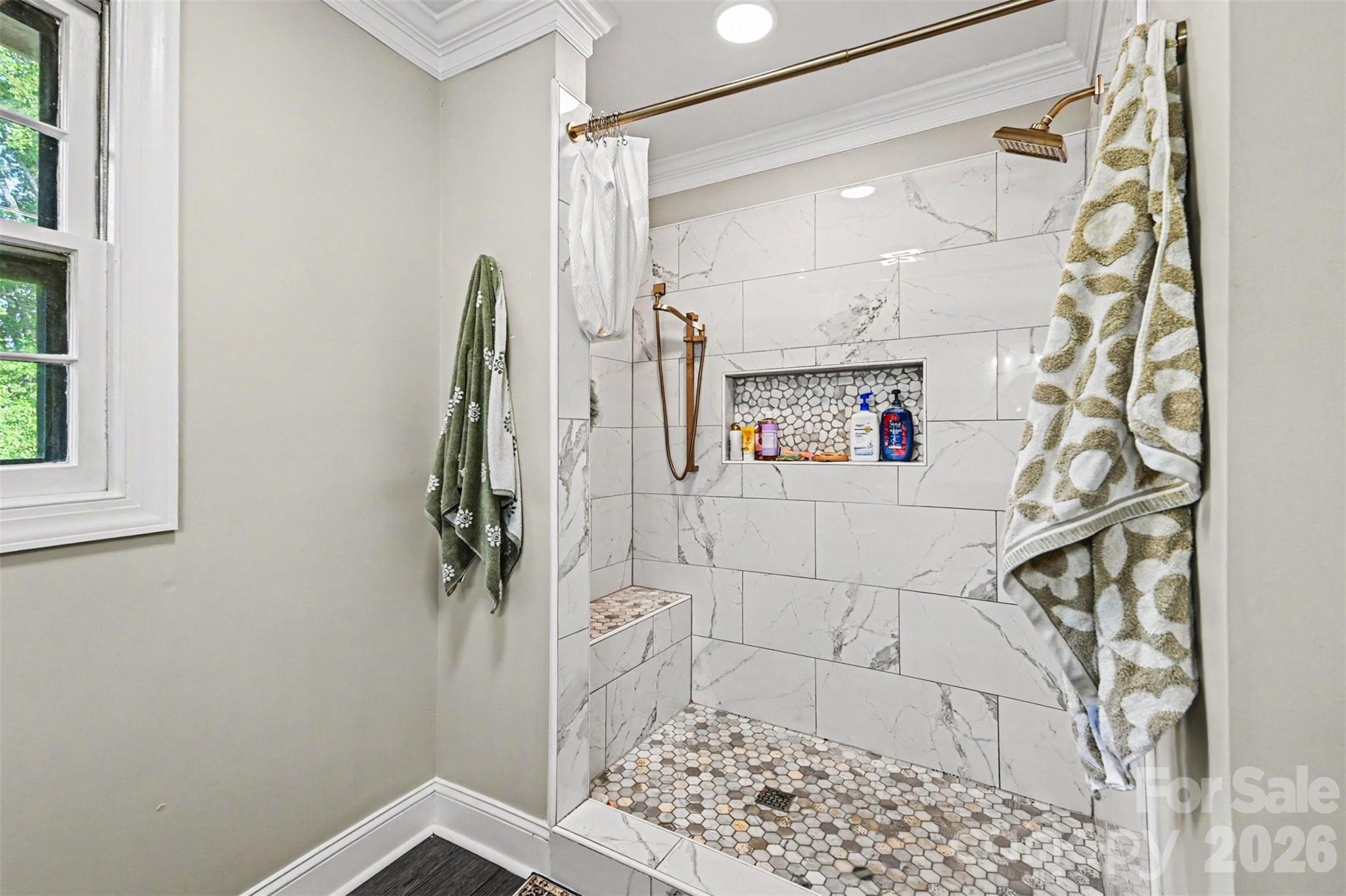 312 Windsor Drive Property Photo 25