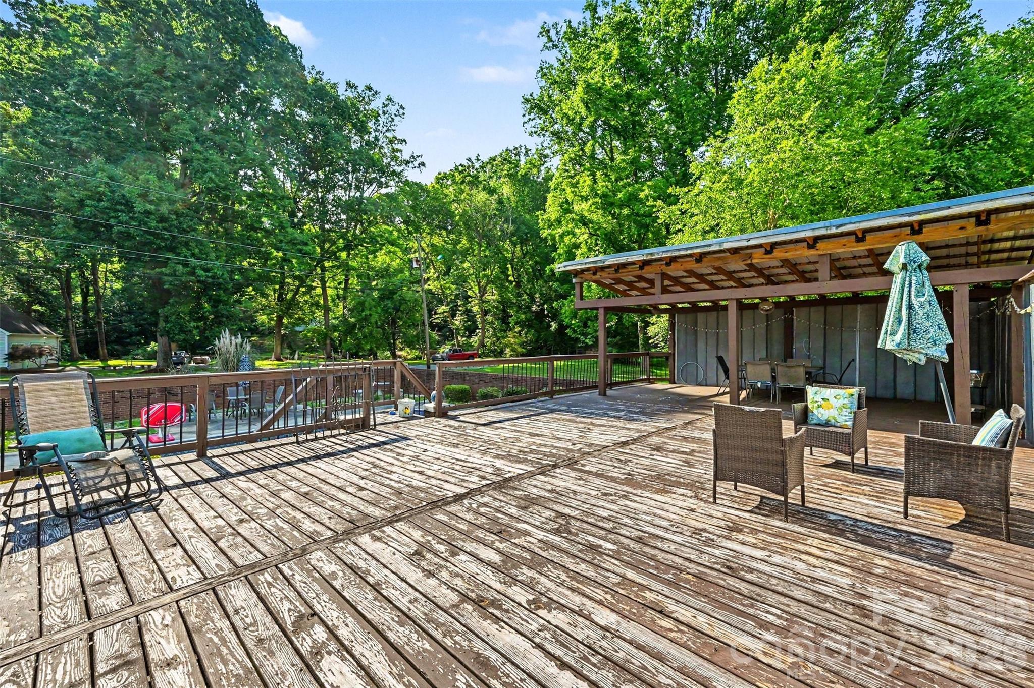 312 Windsor Drive Property Photo 35