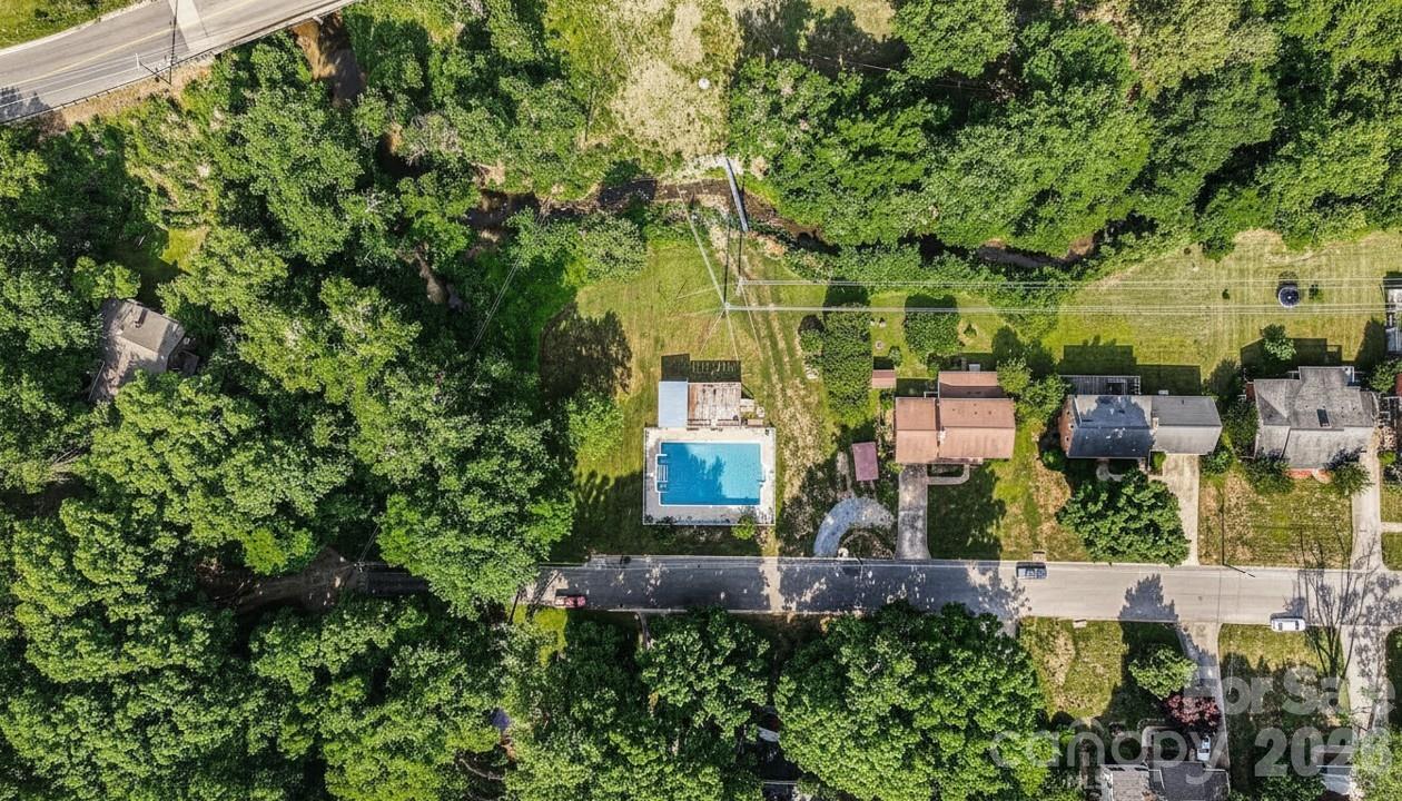 312 Windsor Drive Property Photo 37