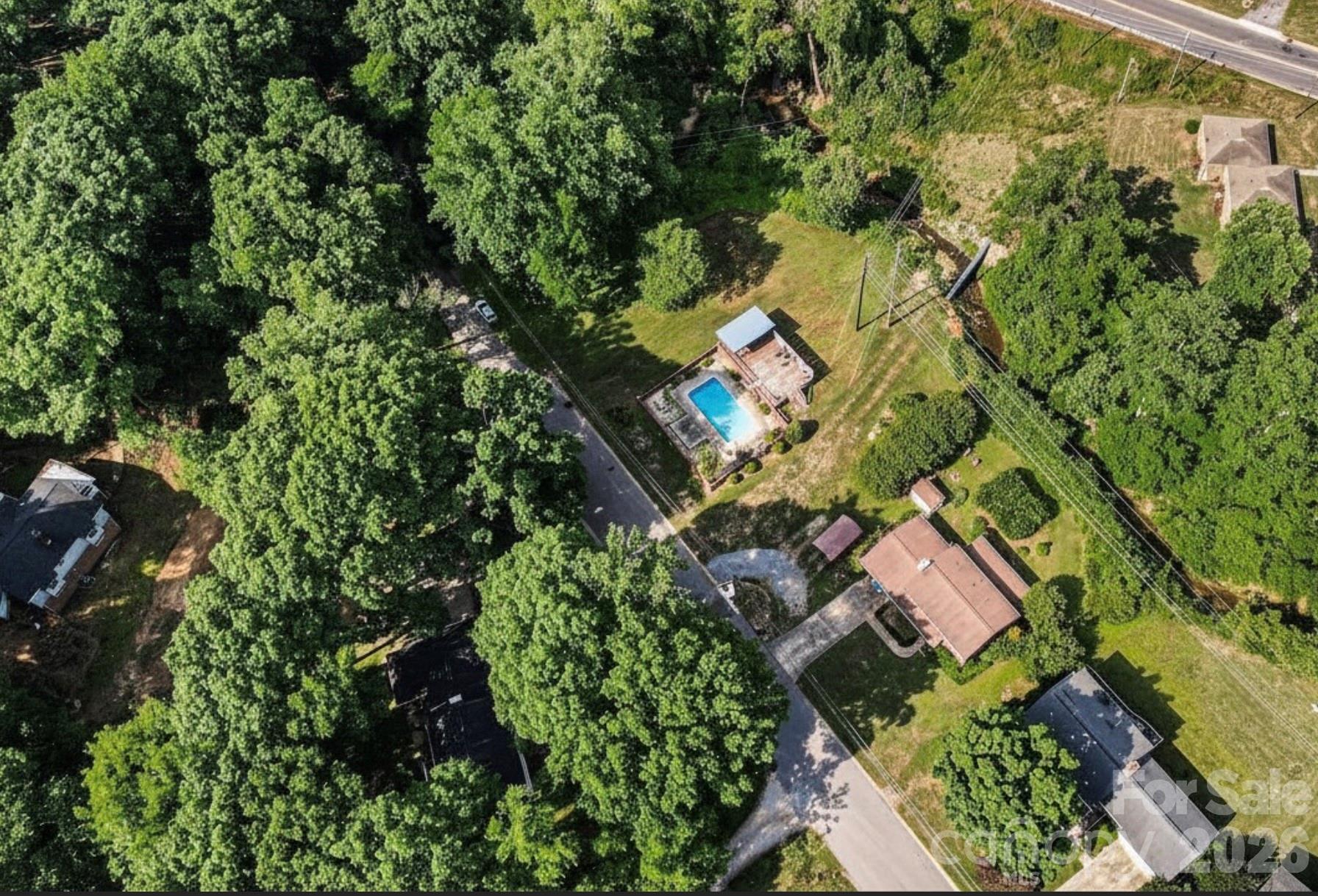 312 Windsor Drive Property Photo 40