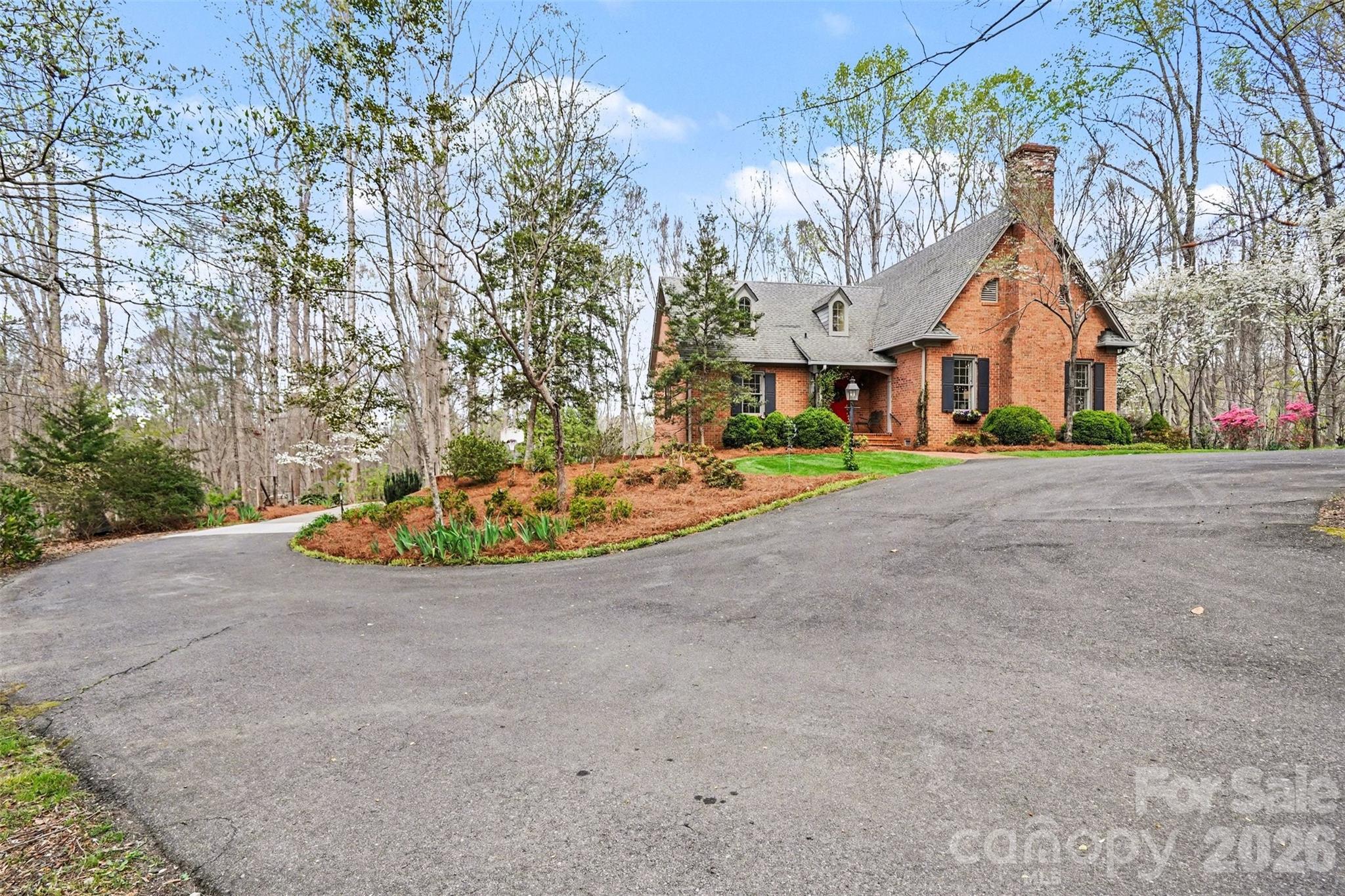 212 Deerchase Road Property Photo 4