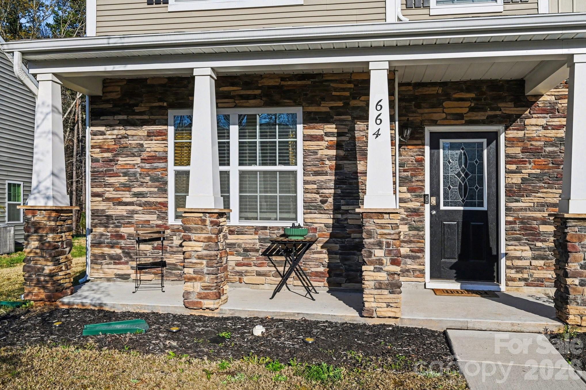 664 Saddlebred Lane Property Photo 3