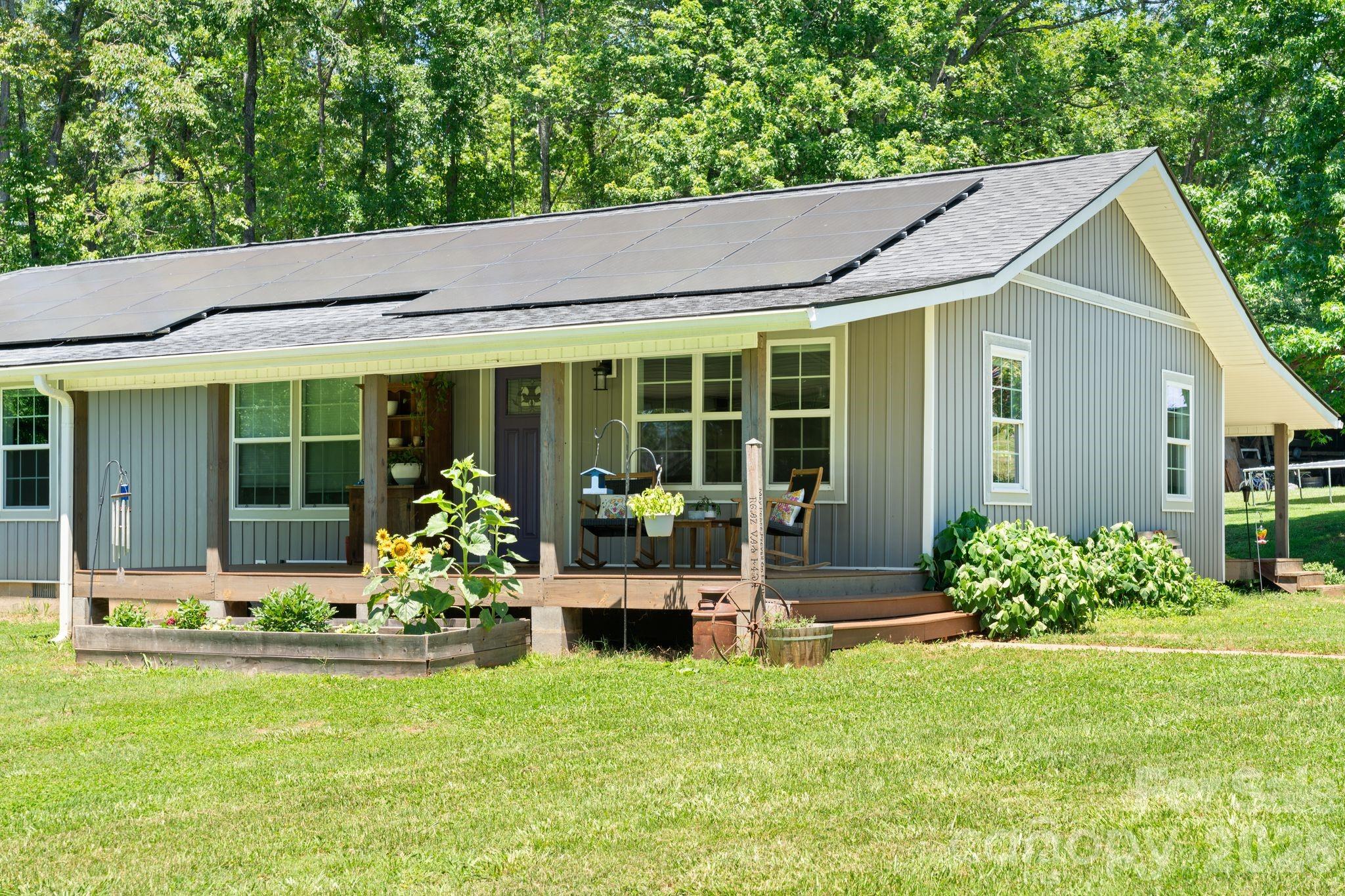 527 Floyd Blackwell Road Property Photo 3