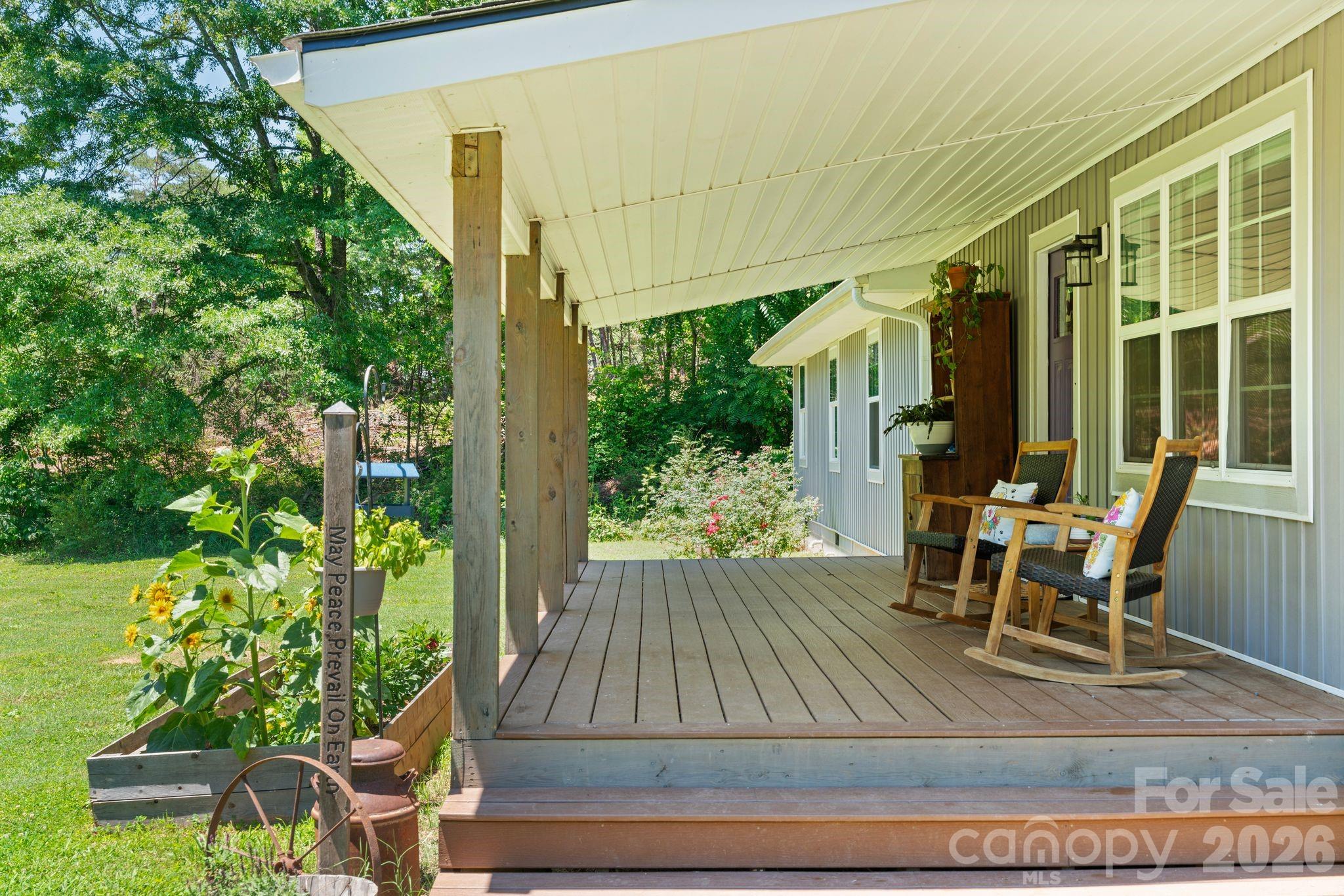 527 Floyd Blackwell Road Property Photo 4