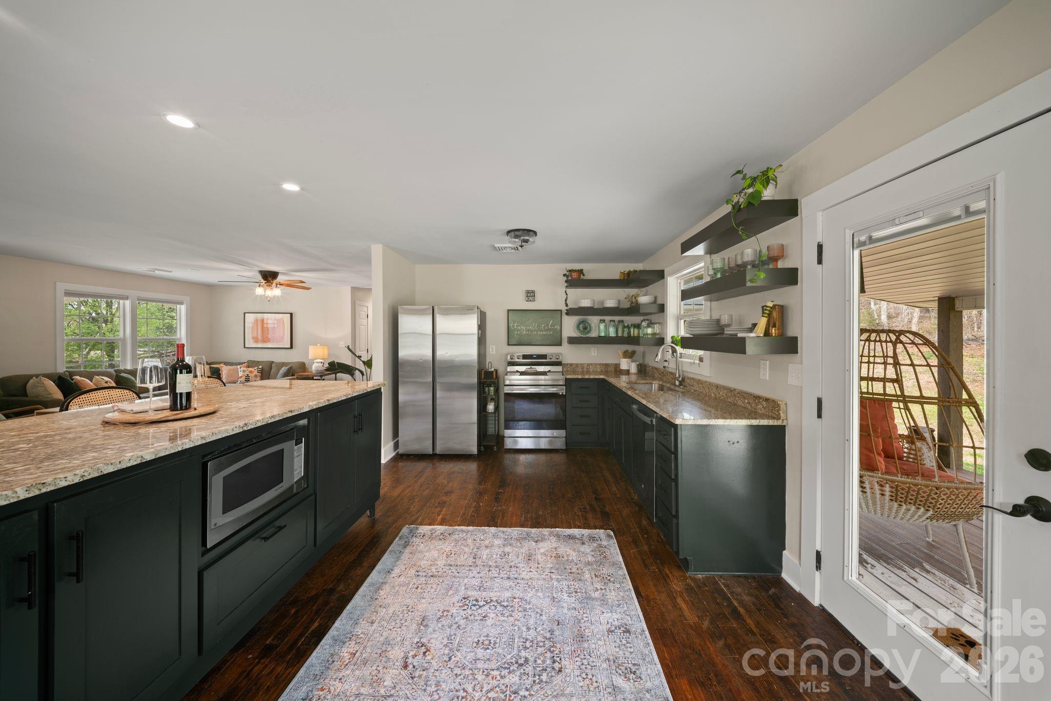 527 Floyd Blackwell Road Property Photo 8