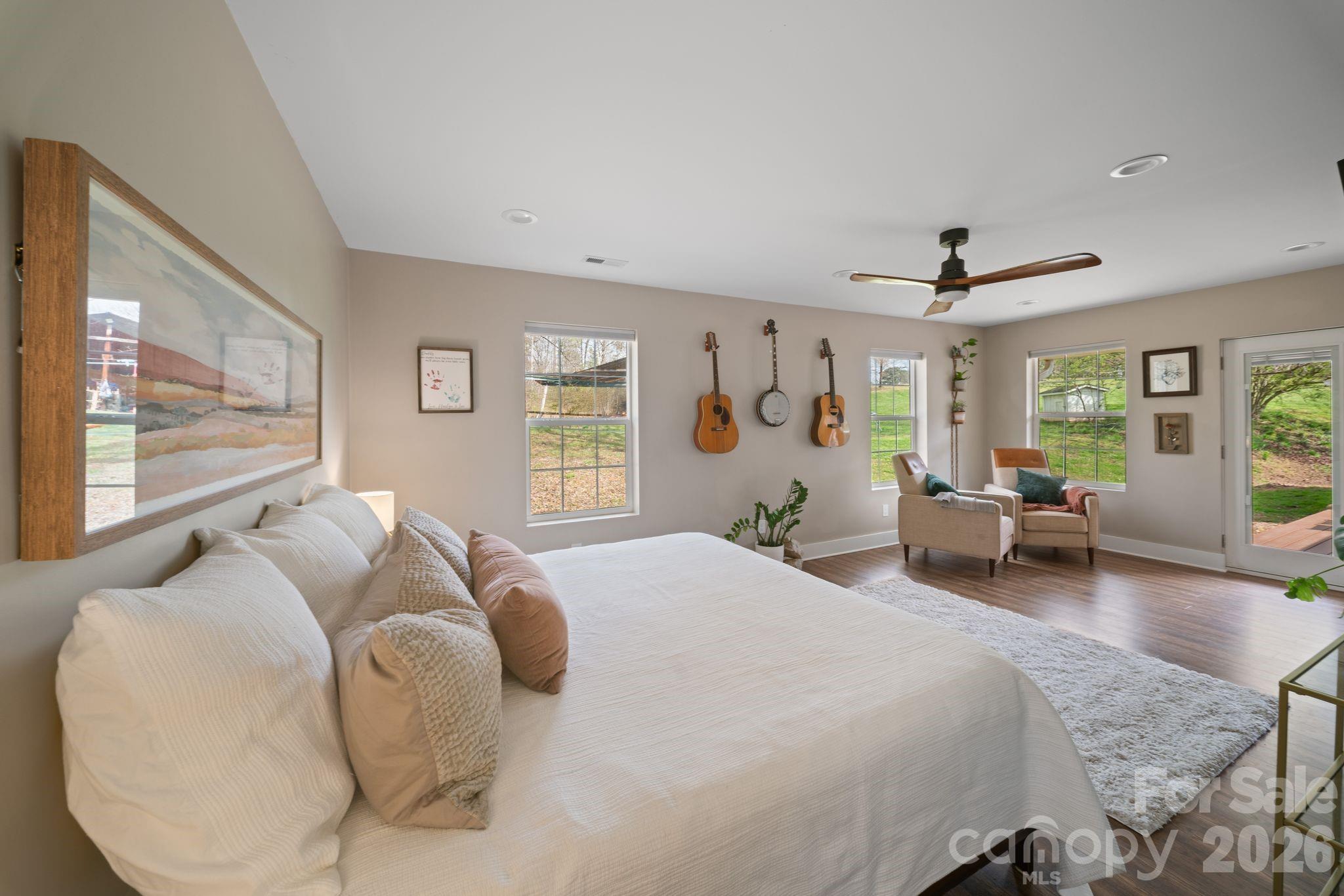 527 Floyd Blackwell Road Property Photo 15