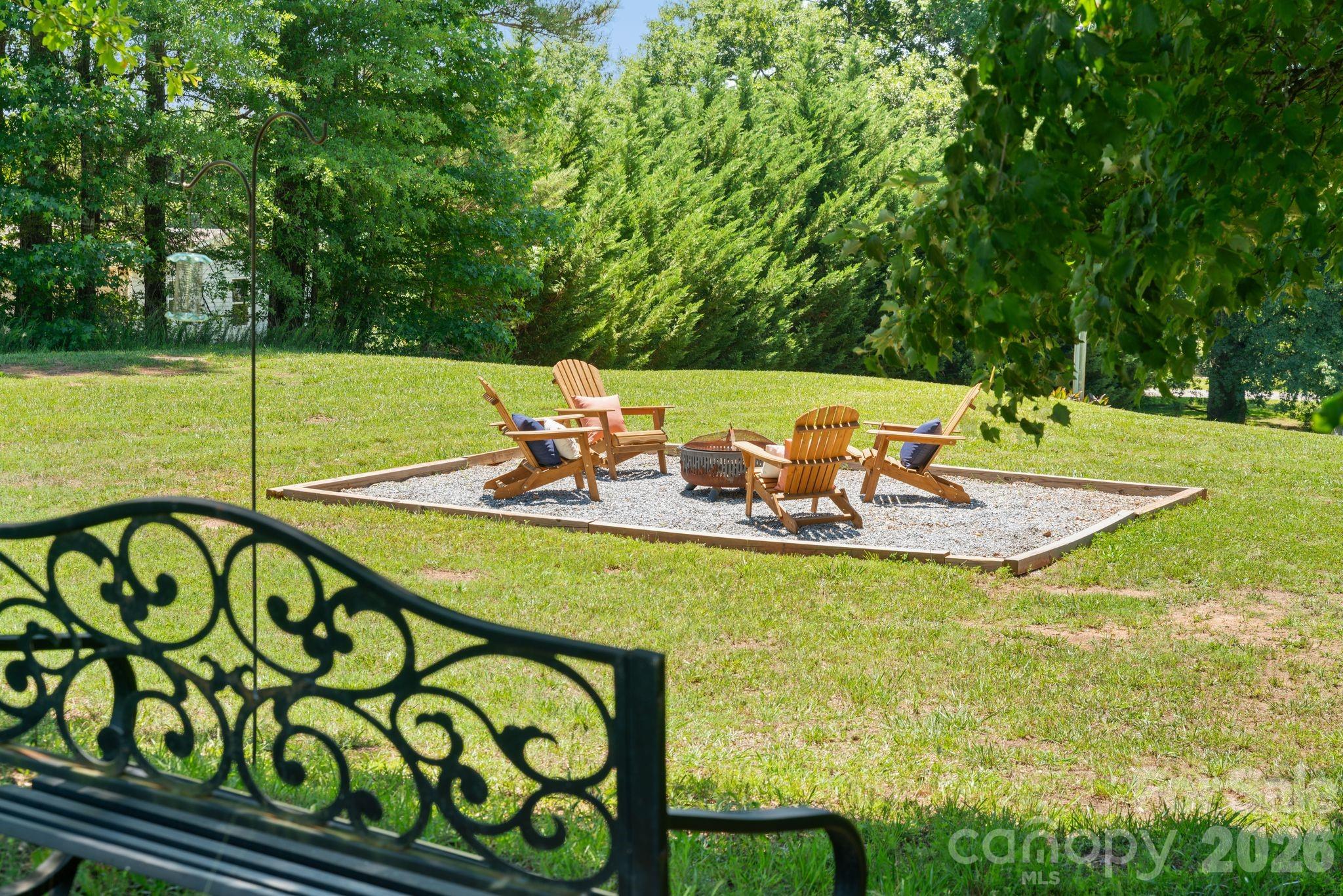 527 Floyd Blackwell Road Property Photo 32