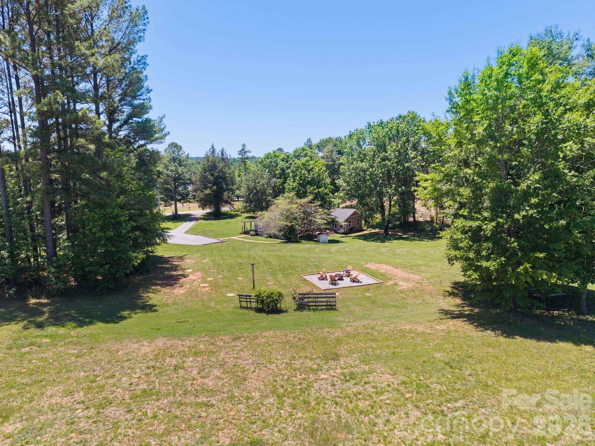 527 Floyd Blackwell Road Property Photo 38