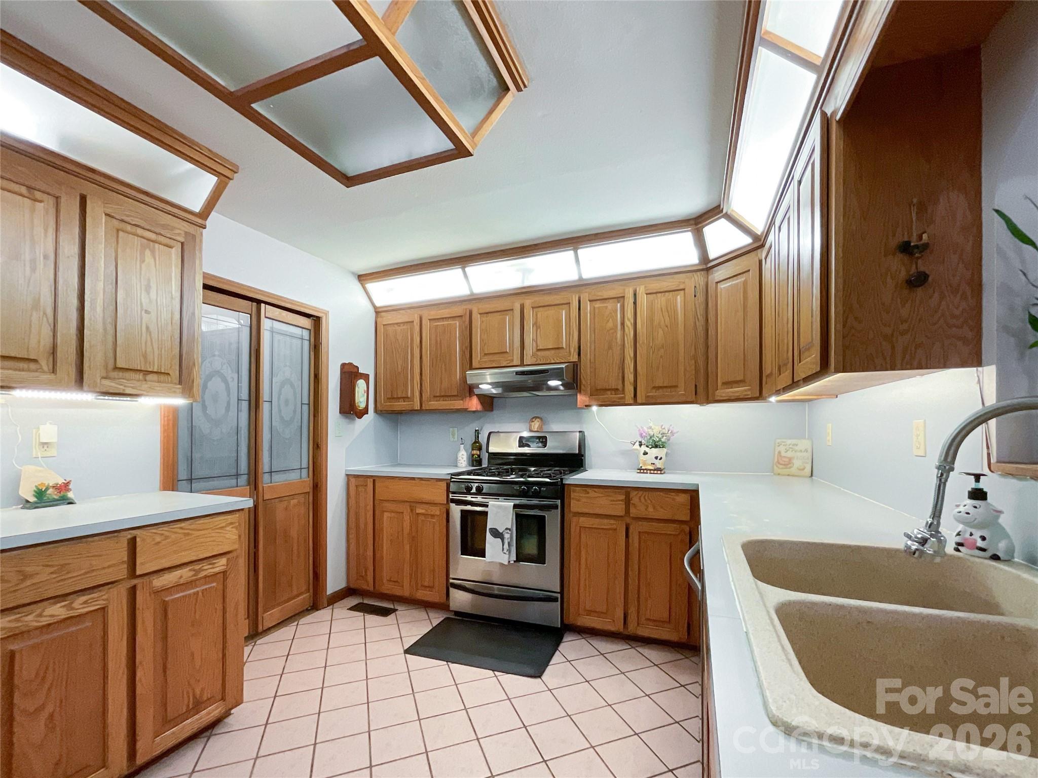 7200 Nesbit Road Property Photo 8