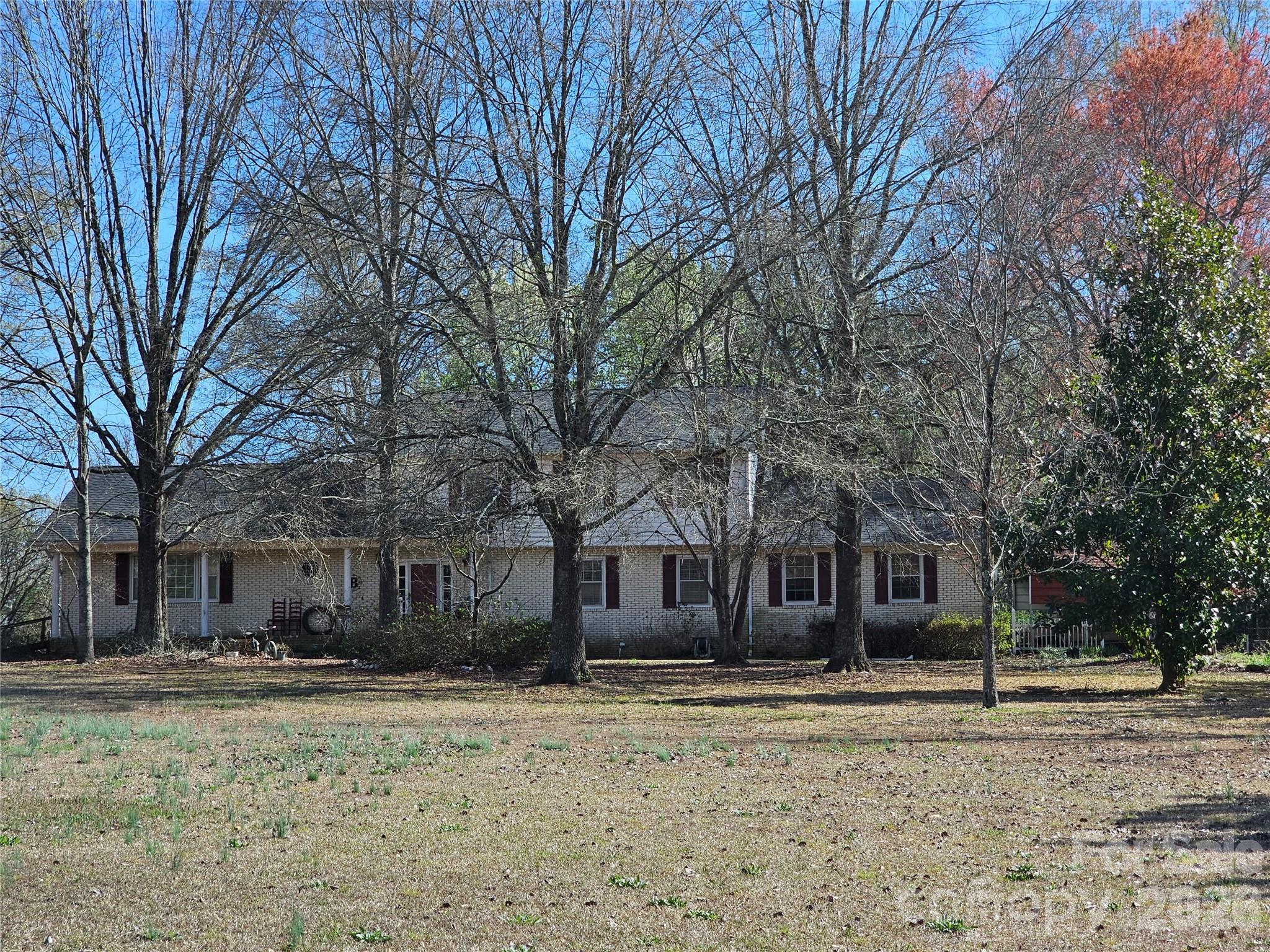 979 Suttle Road Property Photo 1