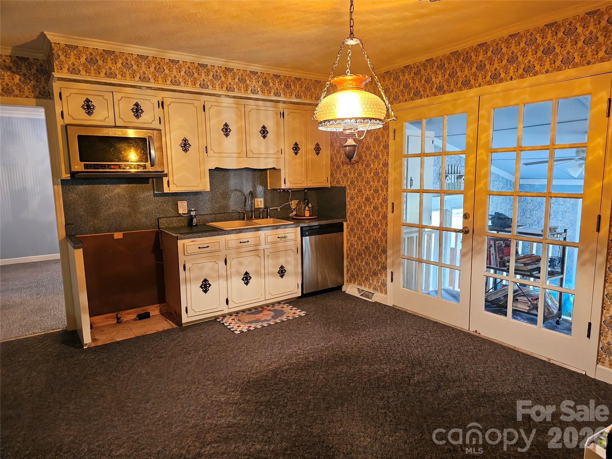 979 Suttle Road Property Photo 9